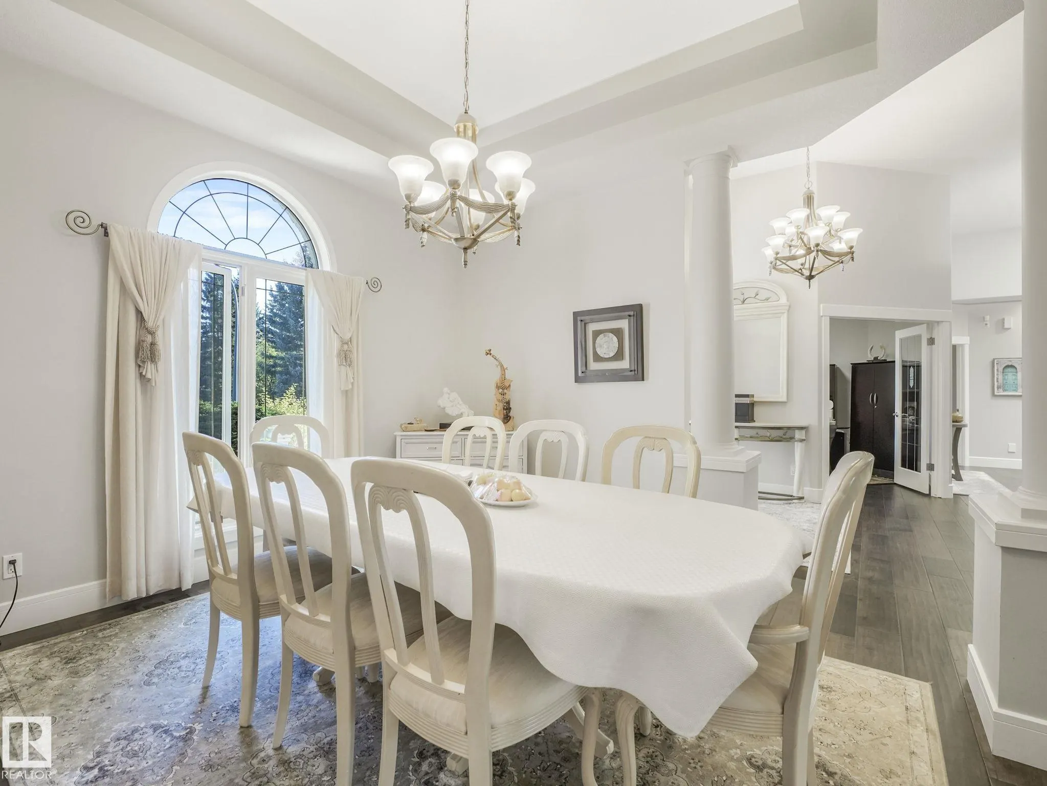 536 ESTATE Drive