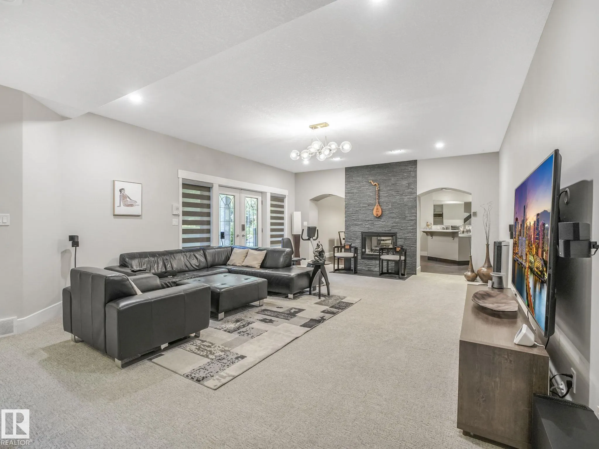 536 ESTATE Drive