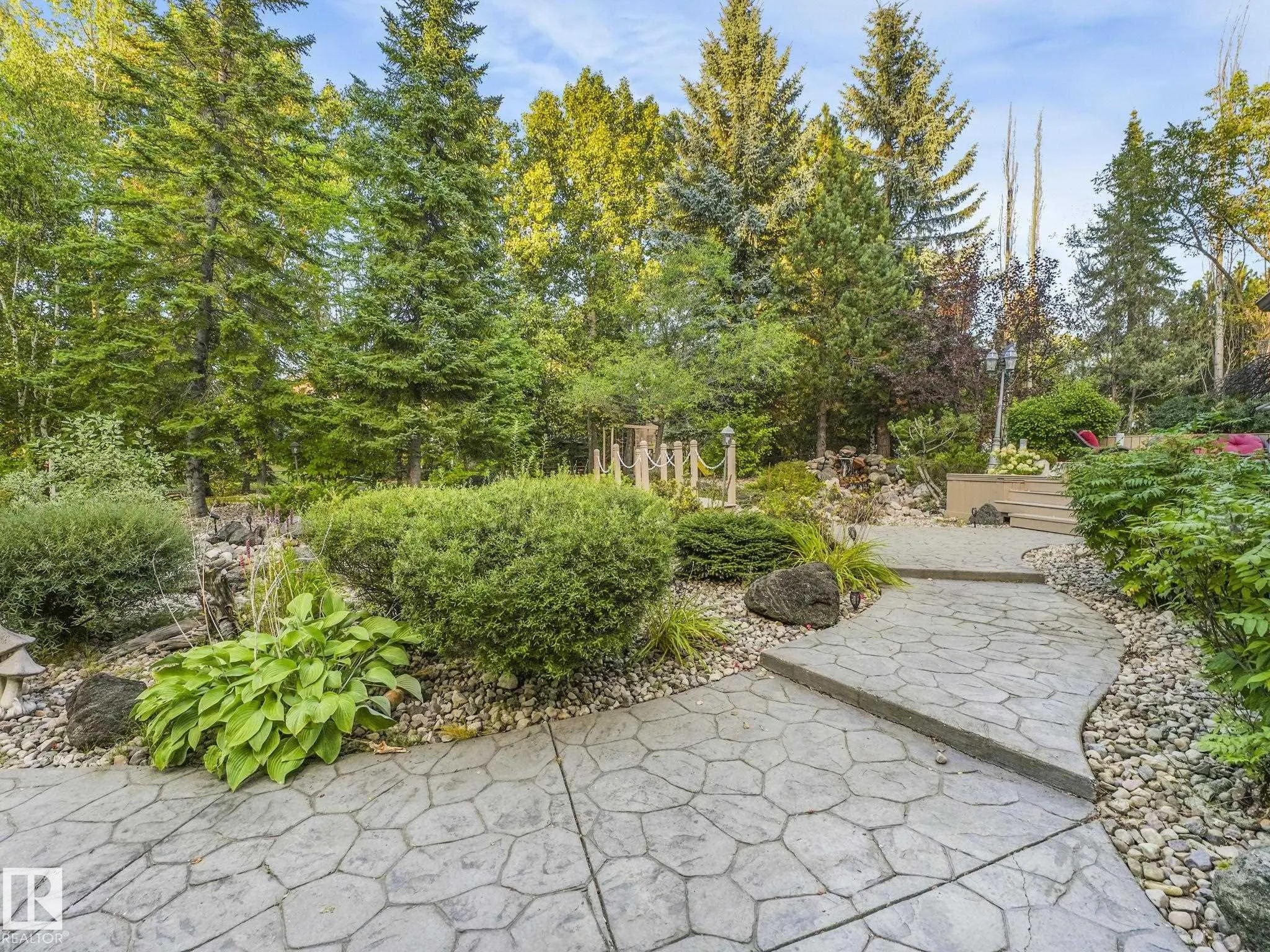 536 ESTATE Drive