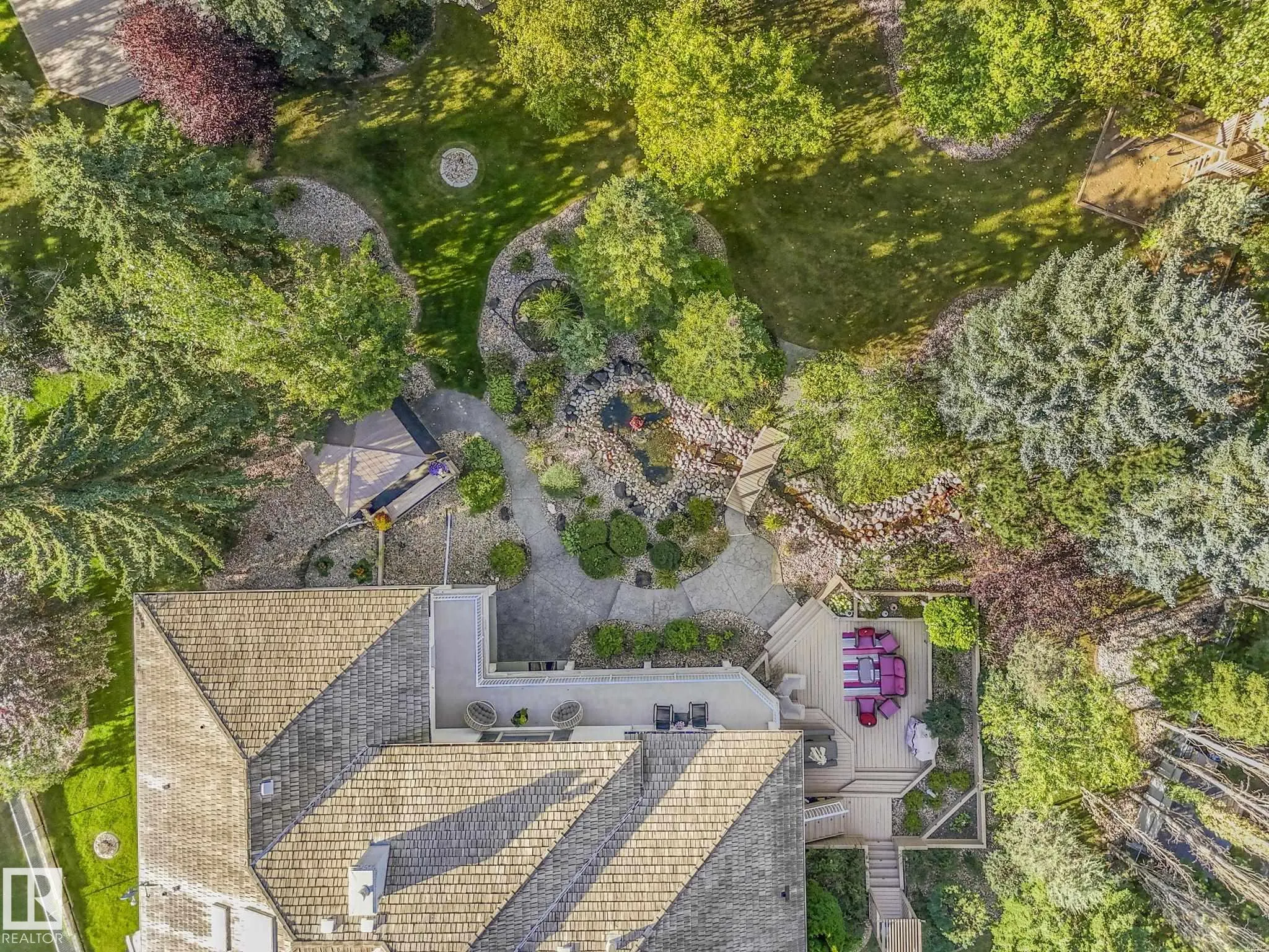 536 ESTATE Drive