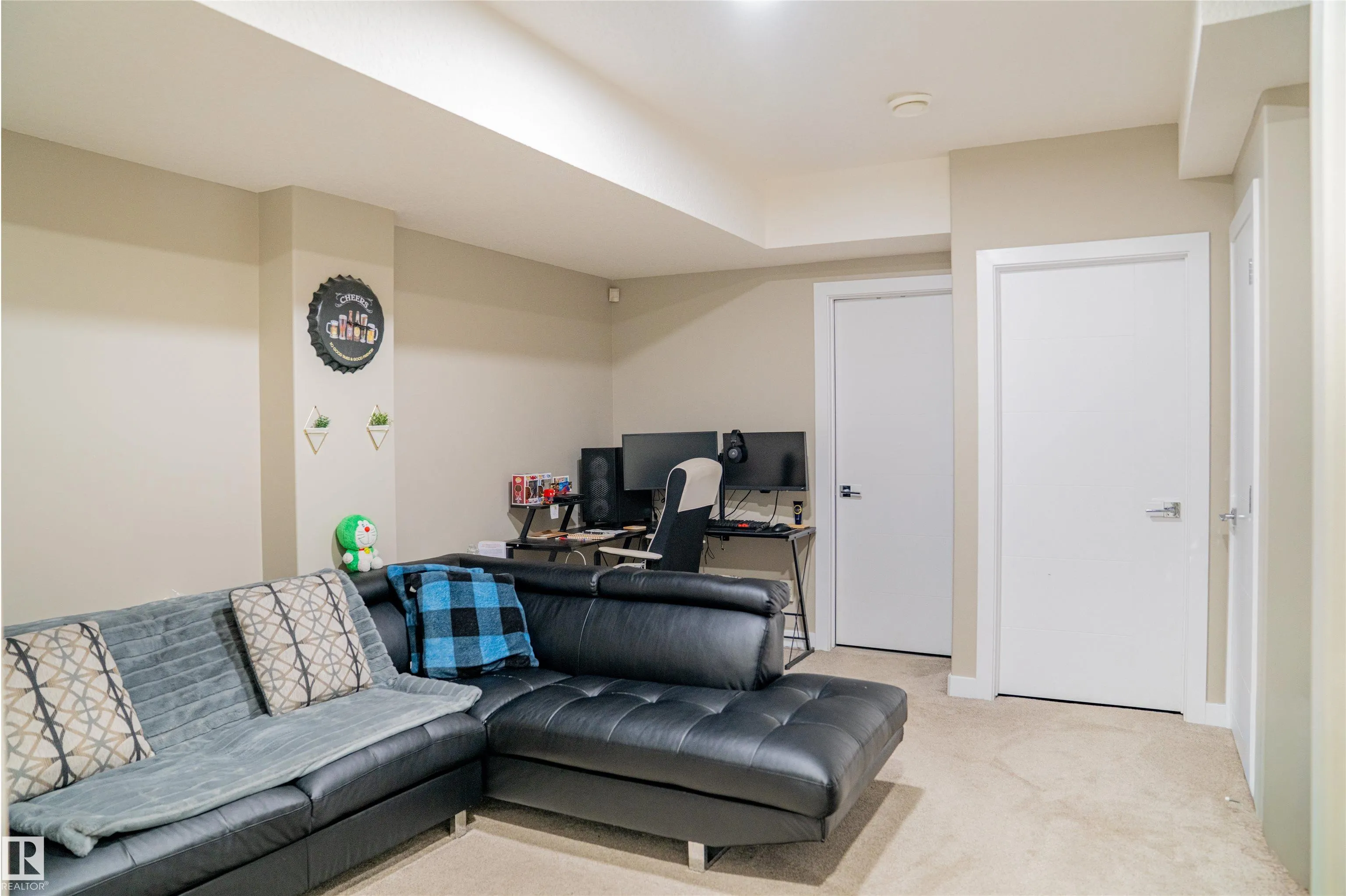 7627 CREIGHTON PLACE