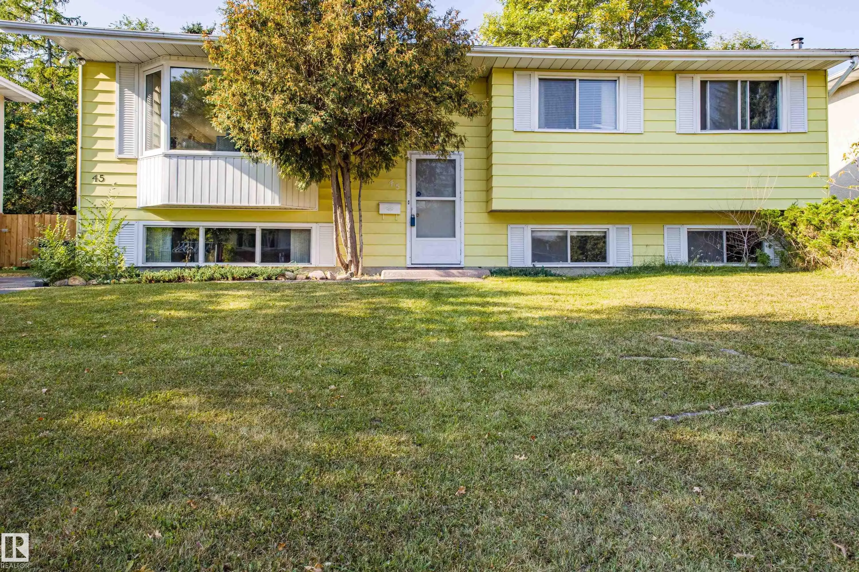 45 GREYSTONE Crescent