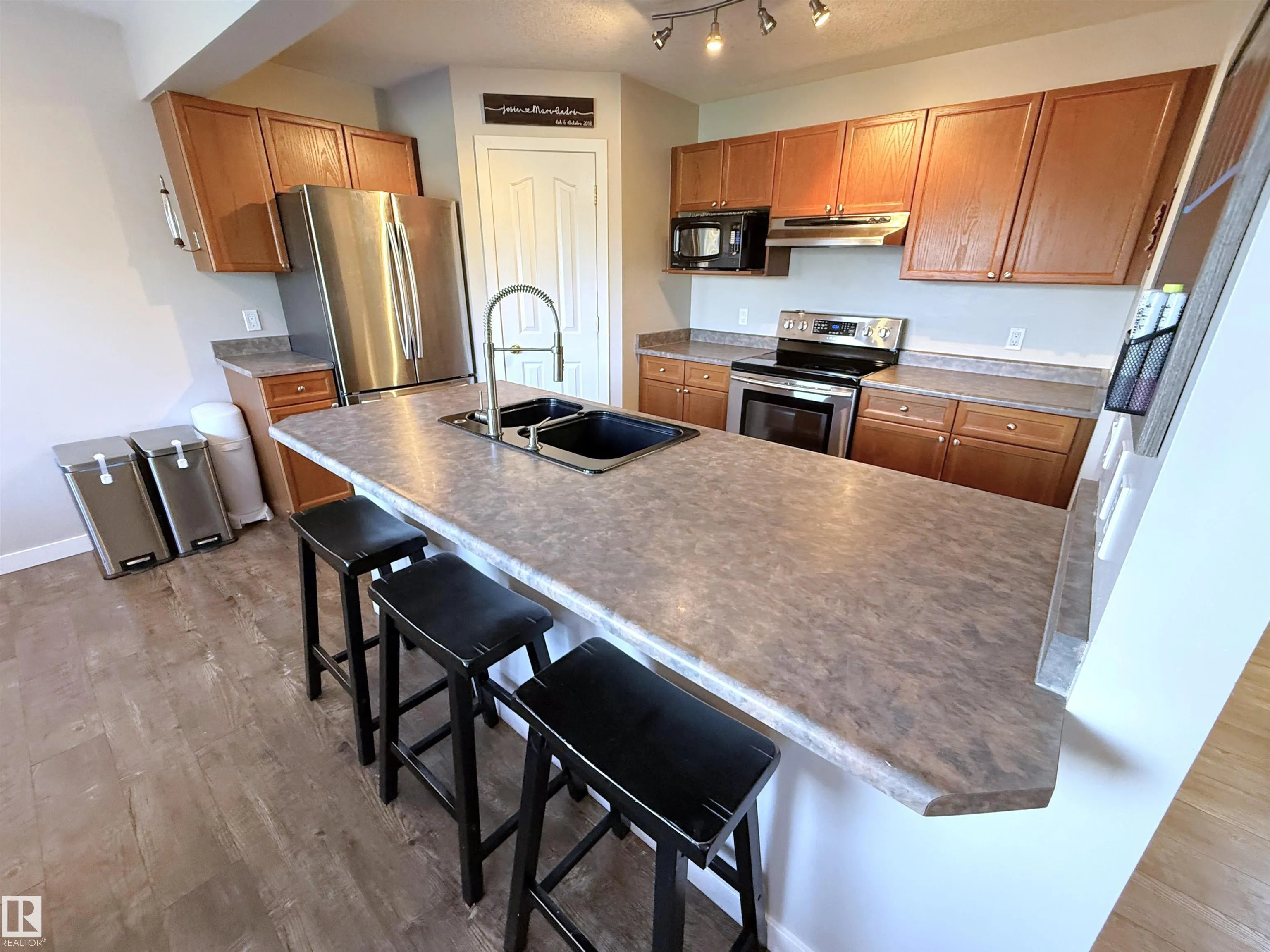 2 WESTERRA Close