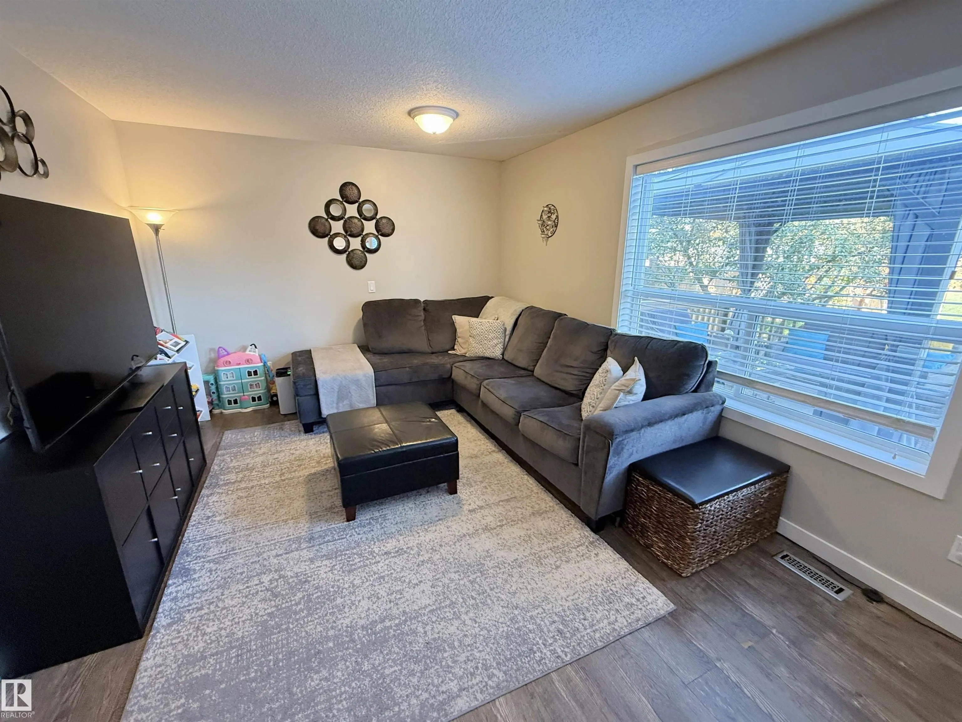 2 WESTERRA Close