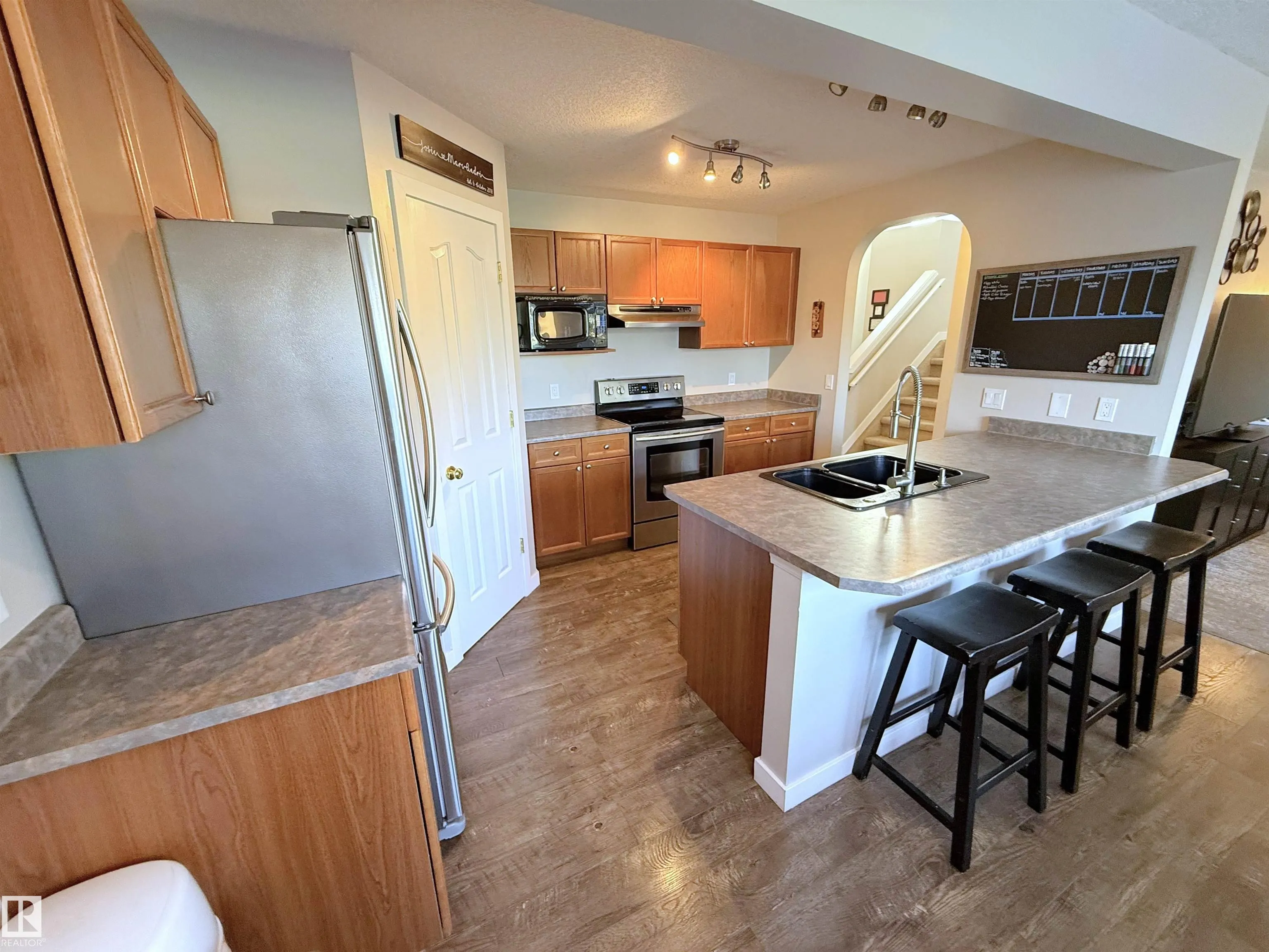 2 WESTERRA Close