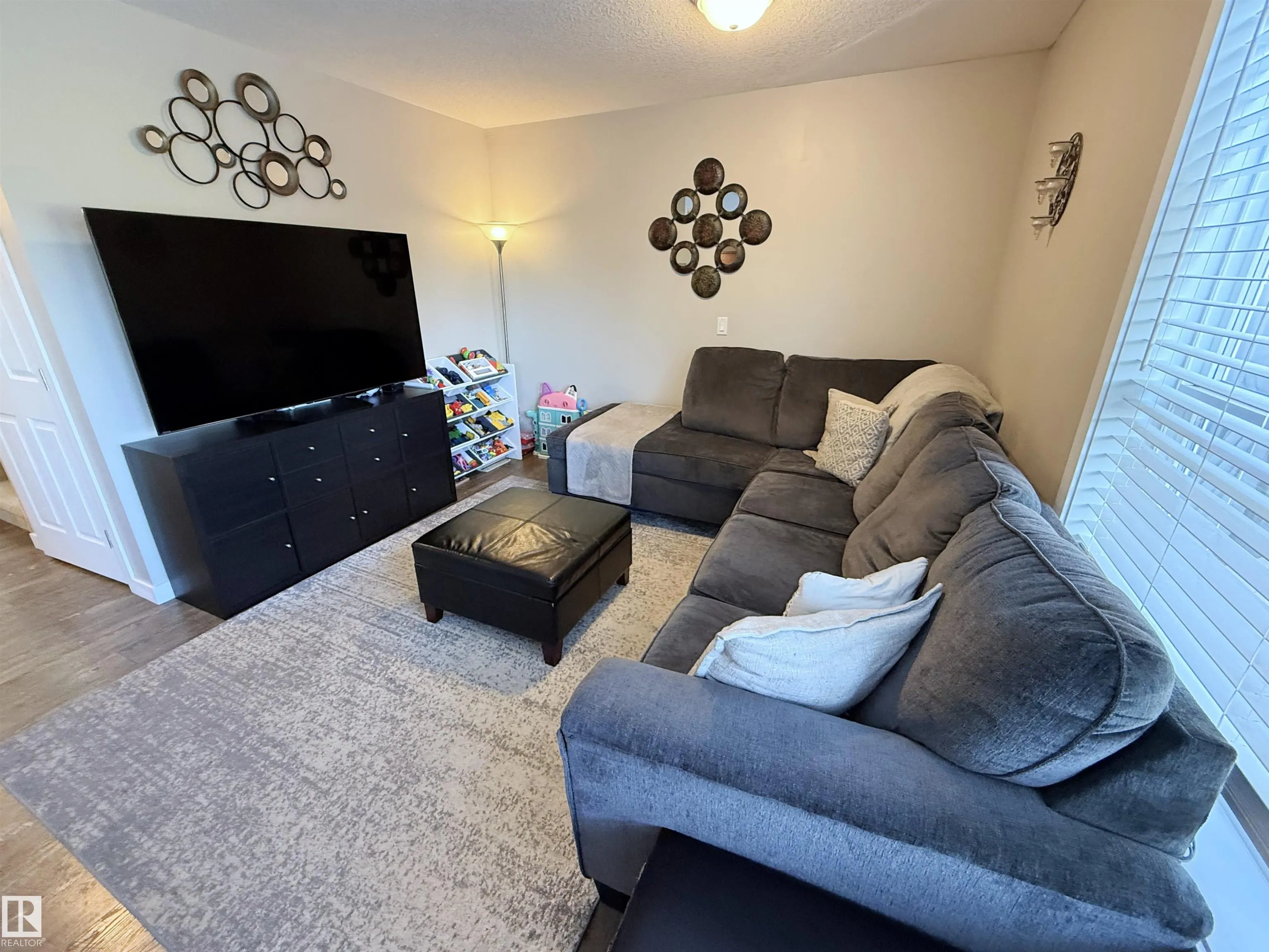 2 WESTERRA Close