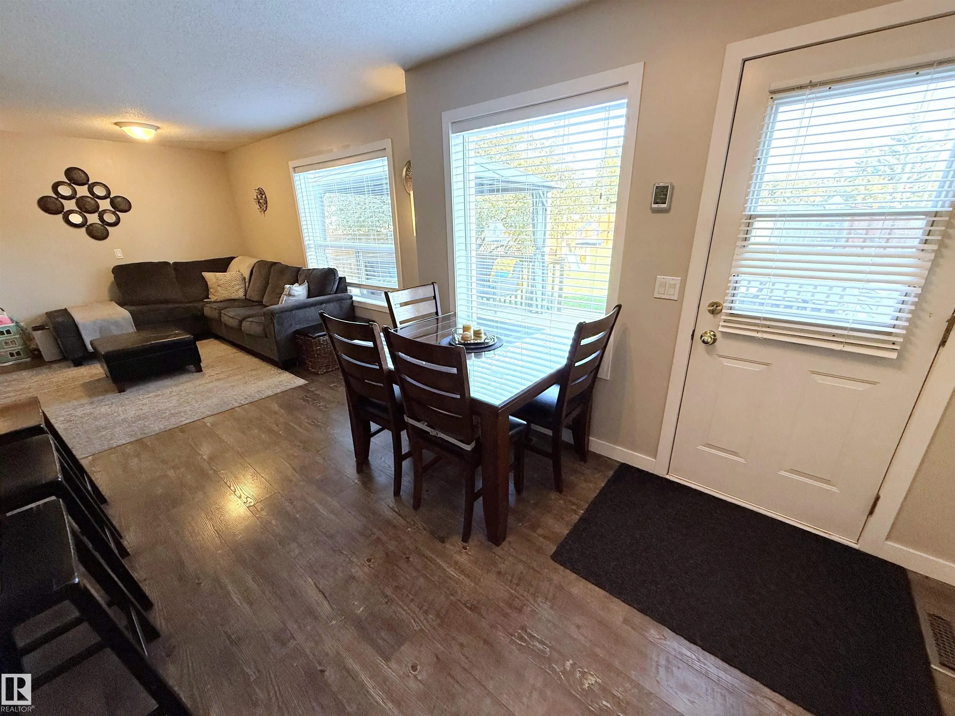 2 WESTERRA Close
