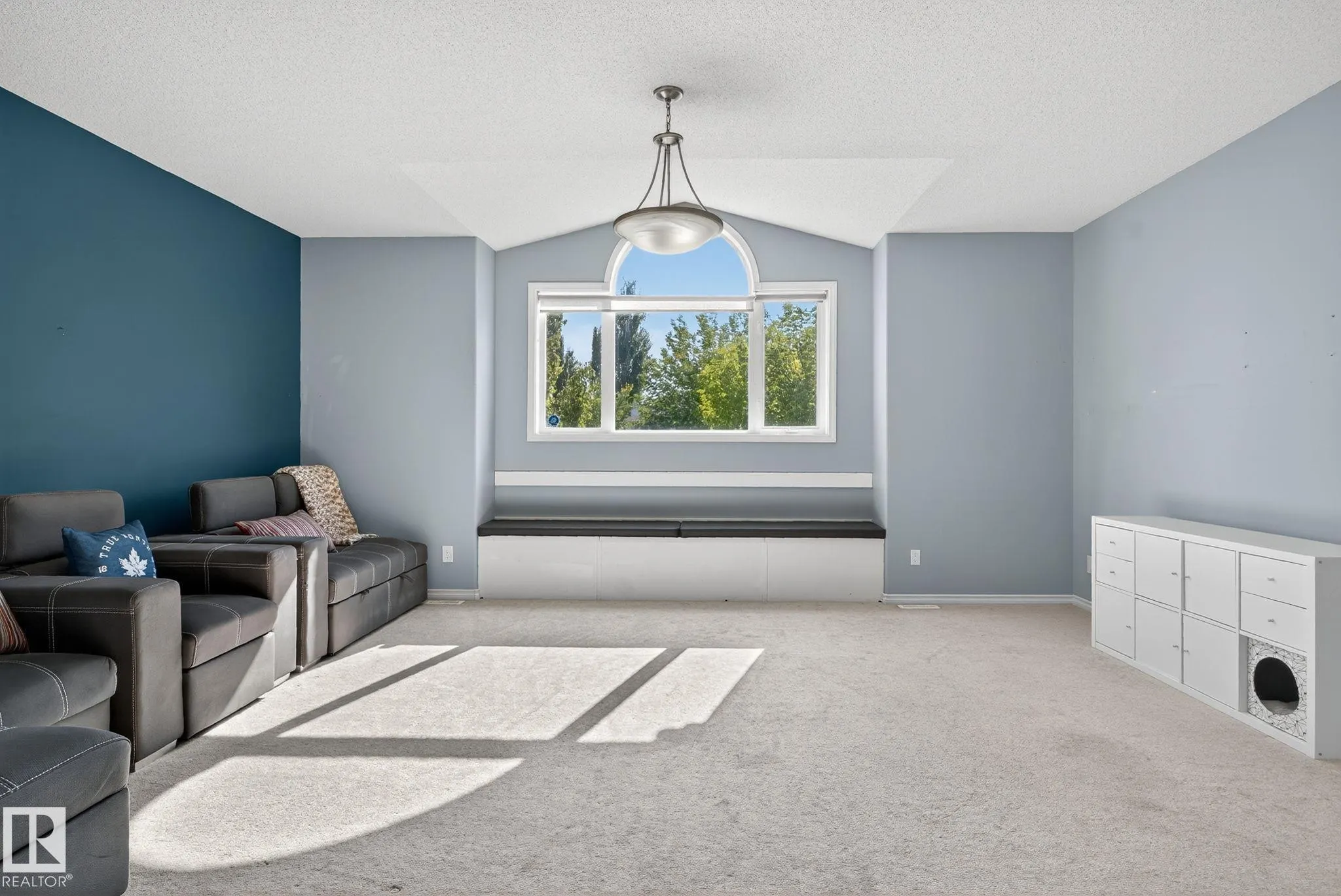 185 ERIN RIDGE Drive