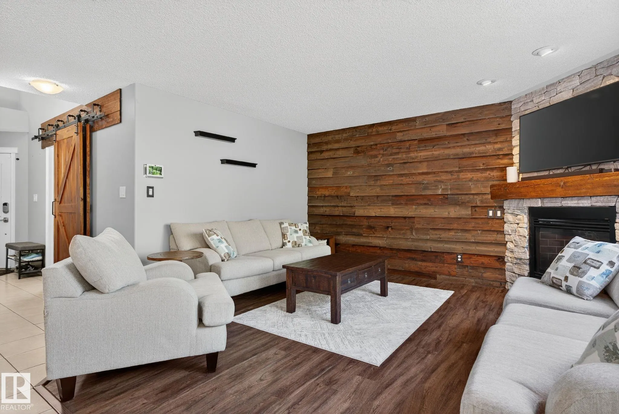 185 ERIN RIDGE Drive