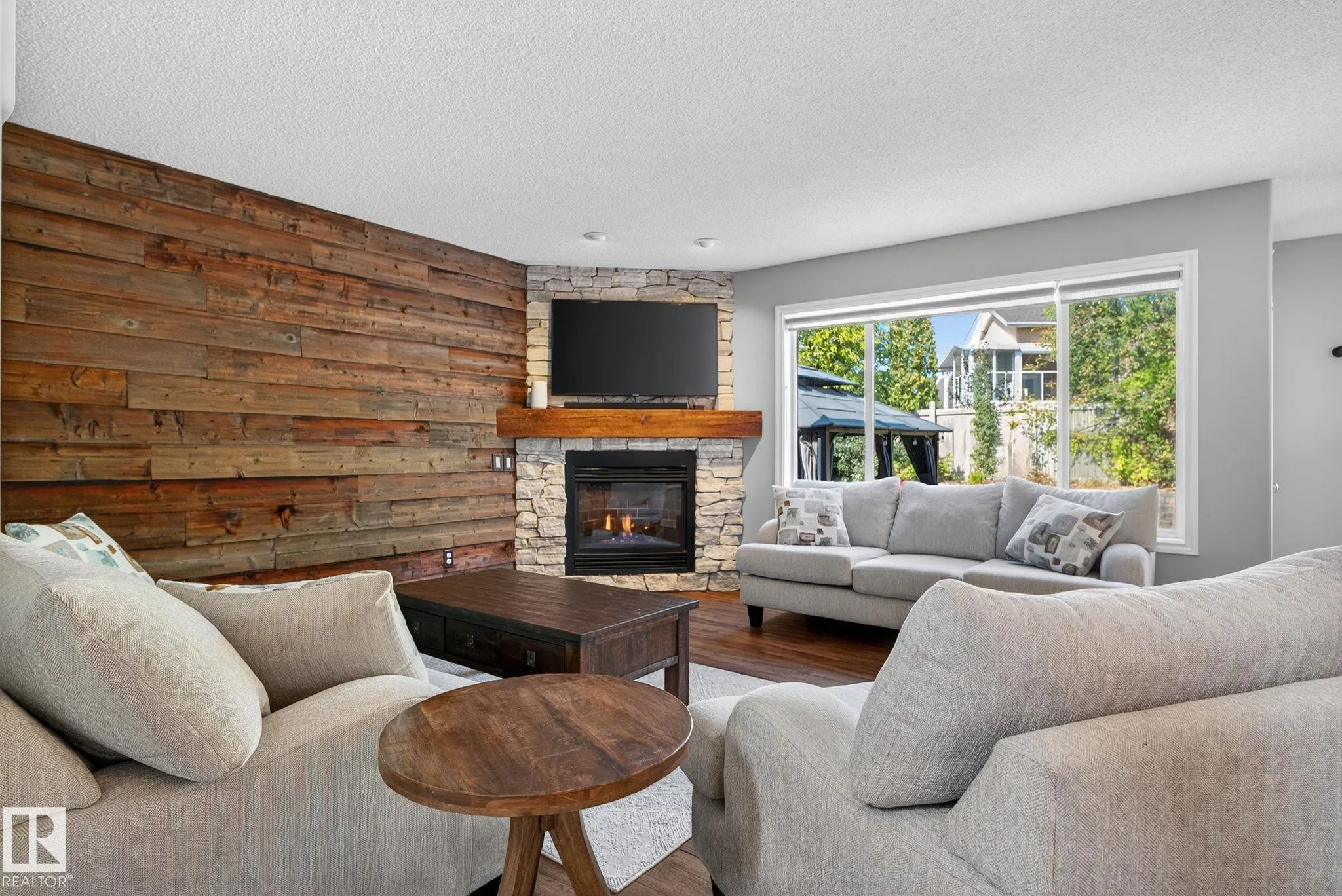 185 ERIN RIDGE Drive
