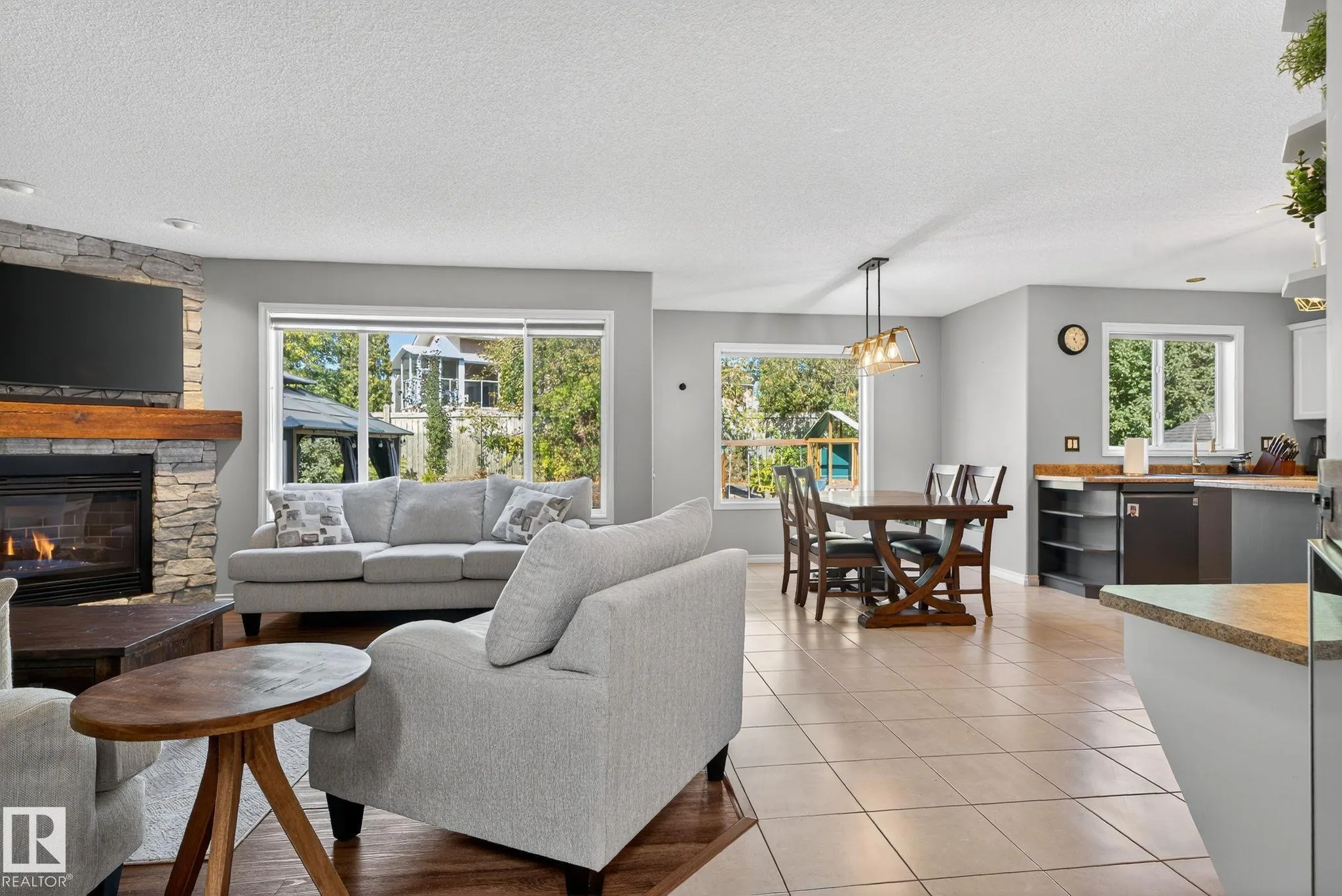 185 ERIN RIDGE Drive