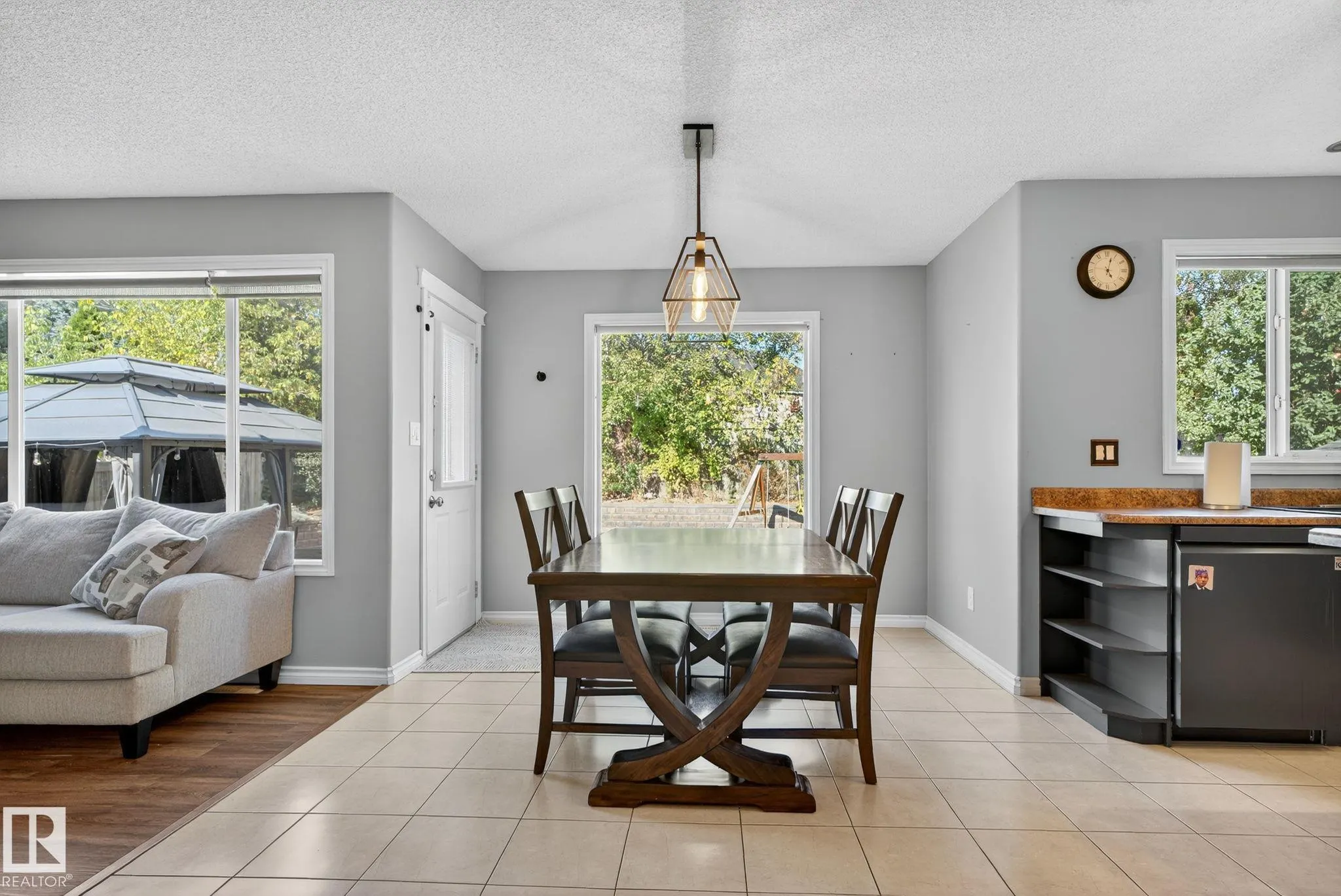 185 ERIN RIDGE Drive