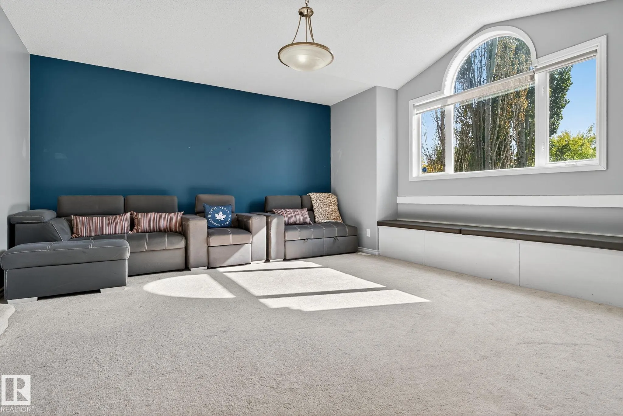 185 ERIN RIDGE Drive