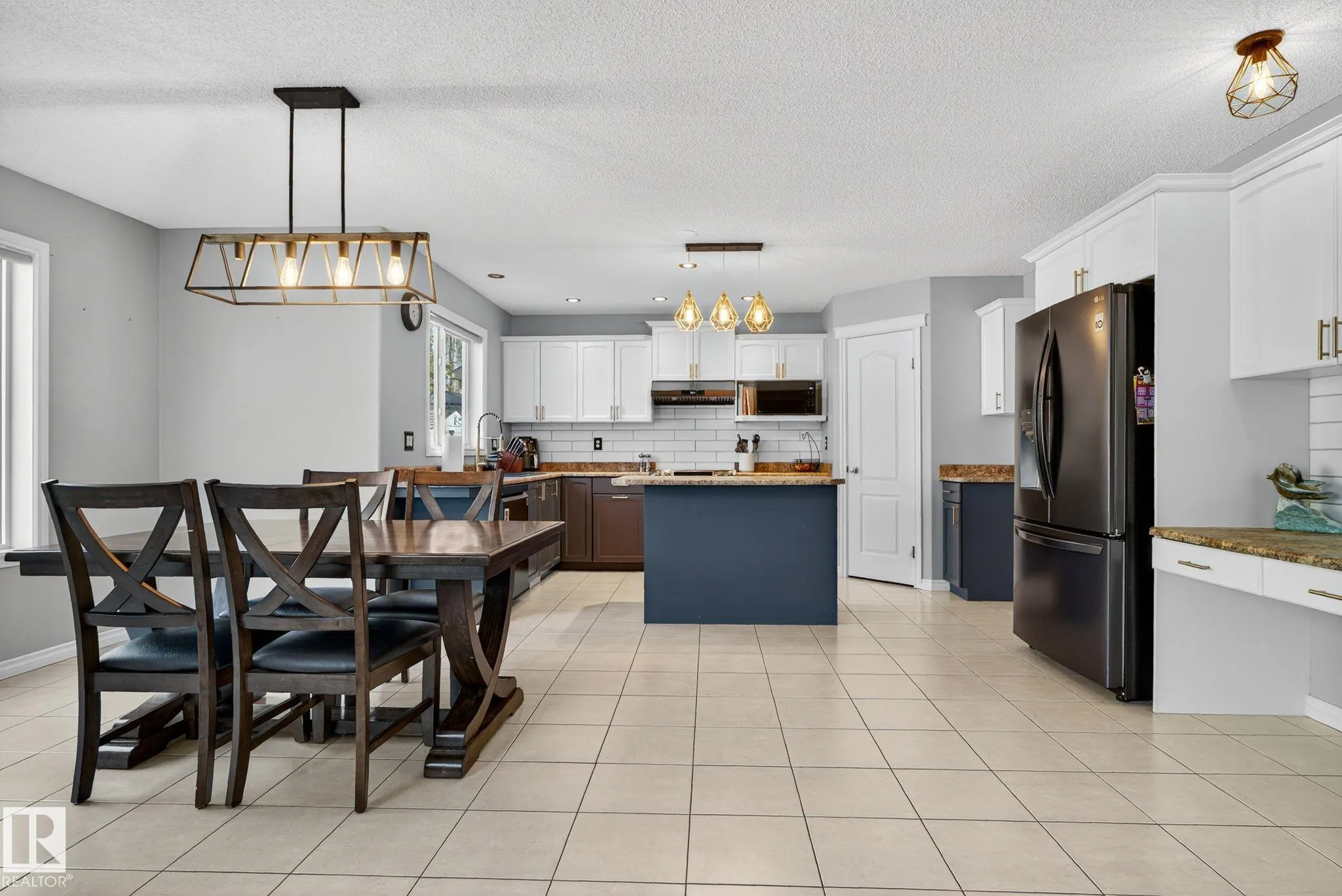 185 ERIN RIDGE Drive