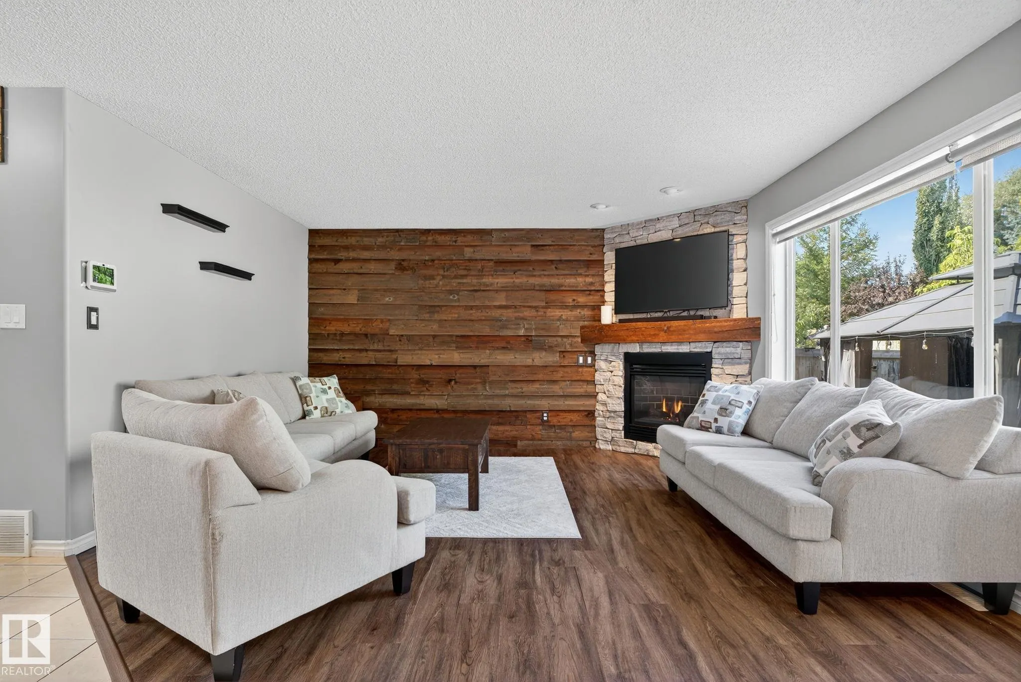 185 ERIN RIDGE Drive