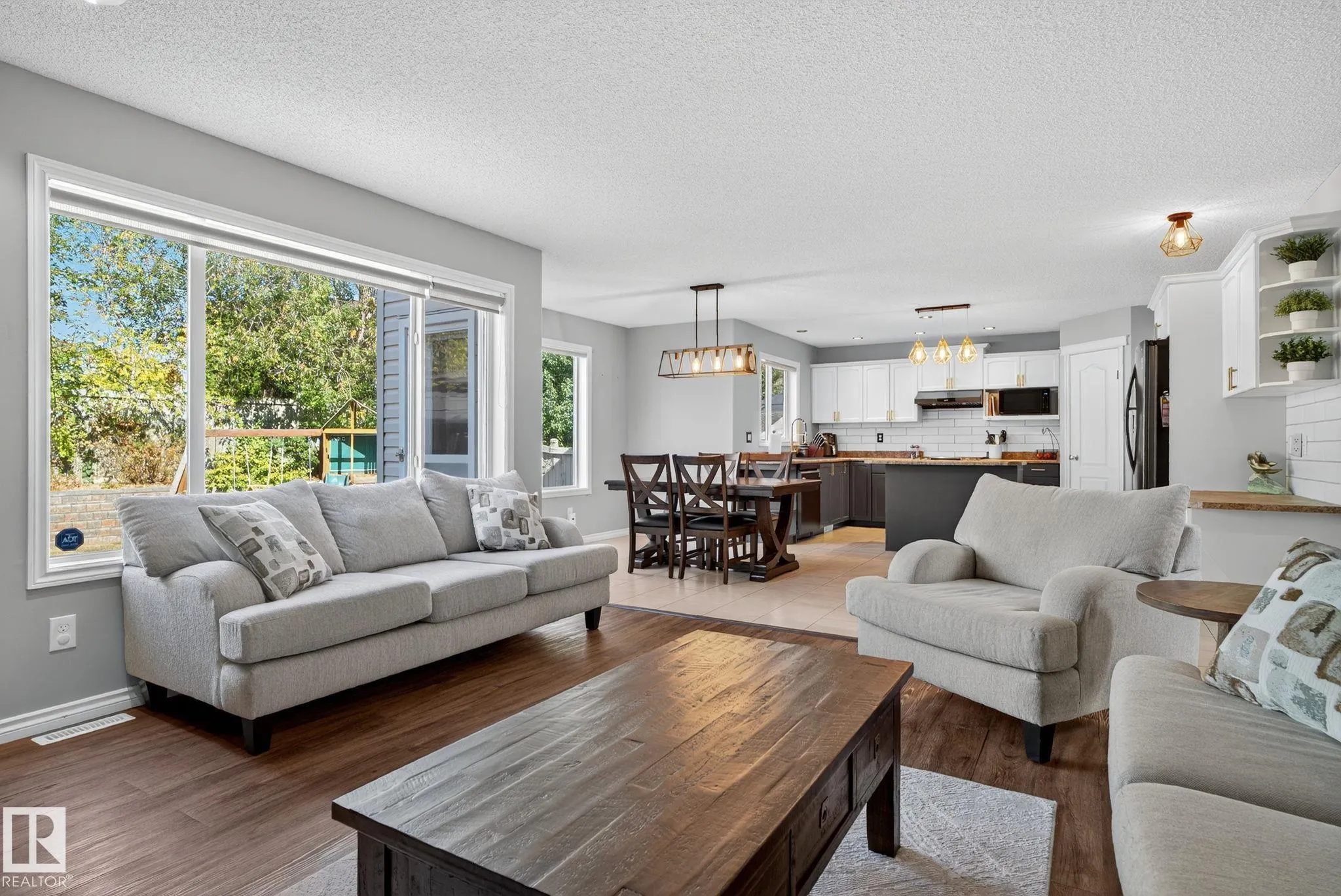185 ERIN RIDGE Drive