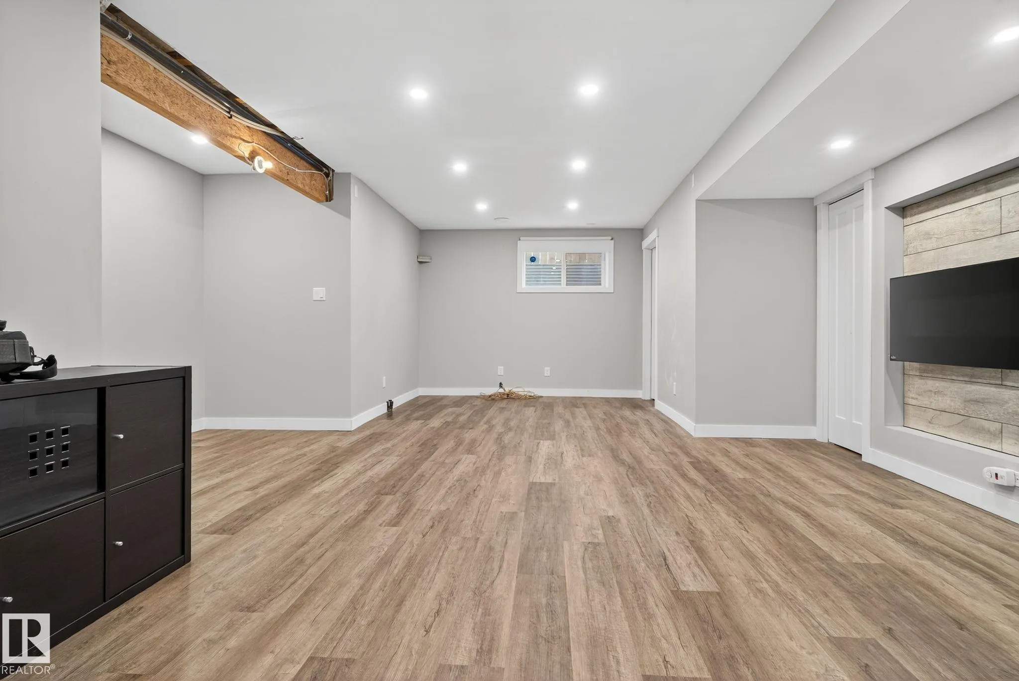 185 ERIN RIDGE Drive