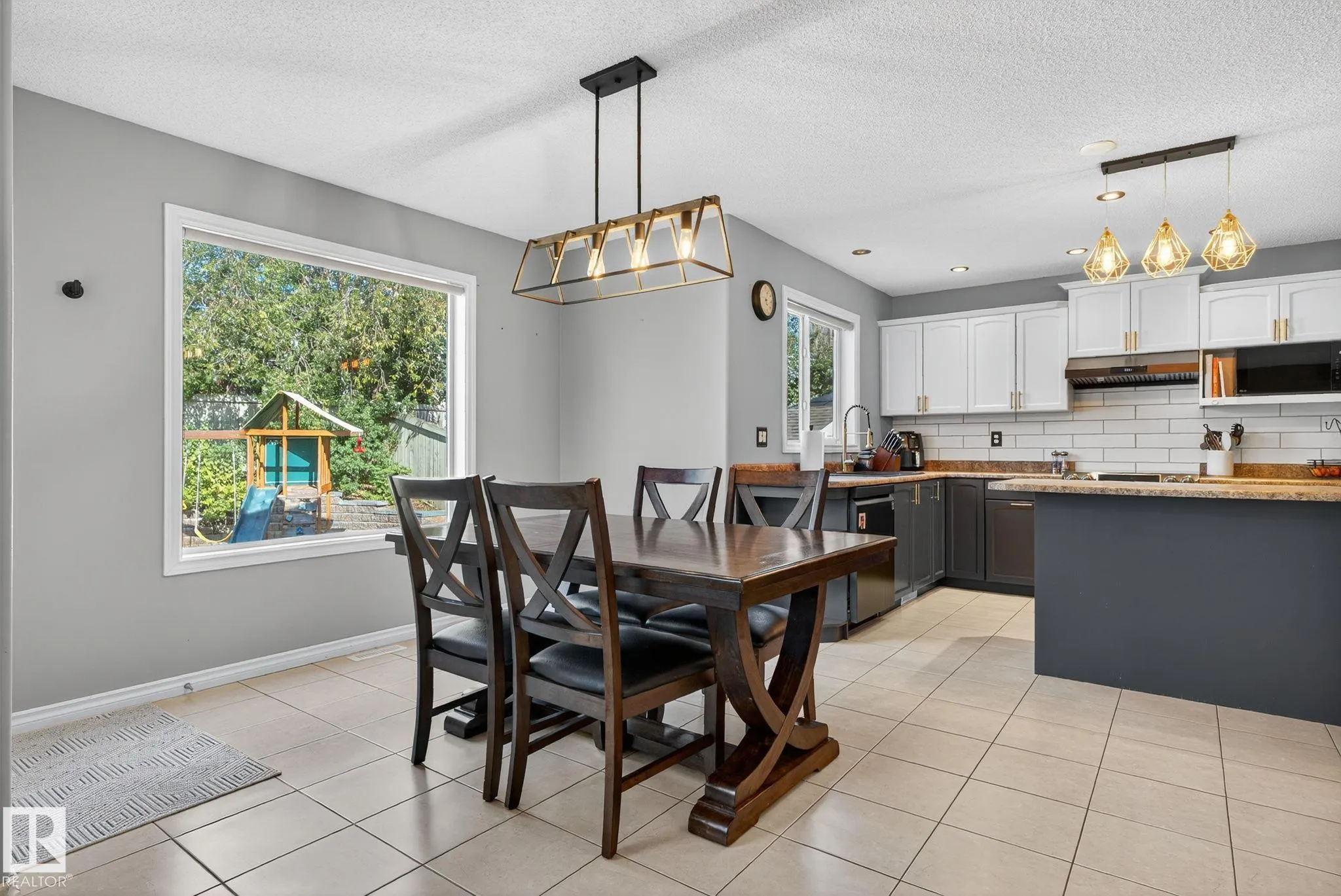 185 ERIN RIDGE Drive