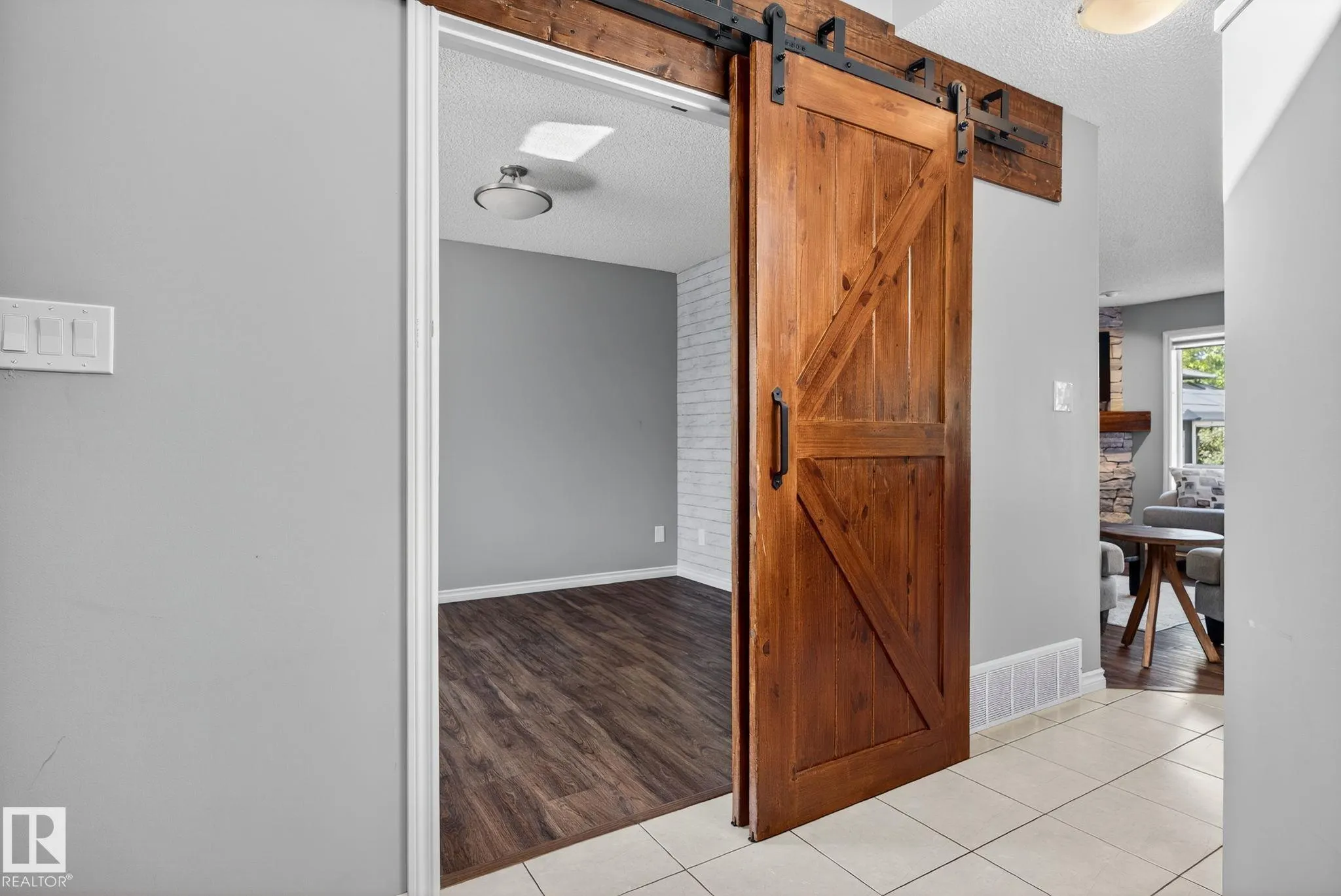 185 ERIN RIDGE Drive