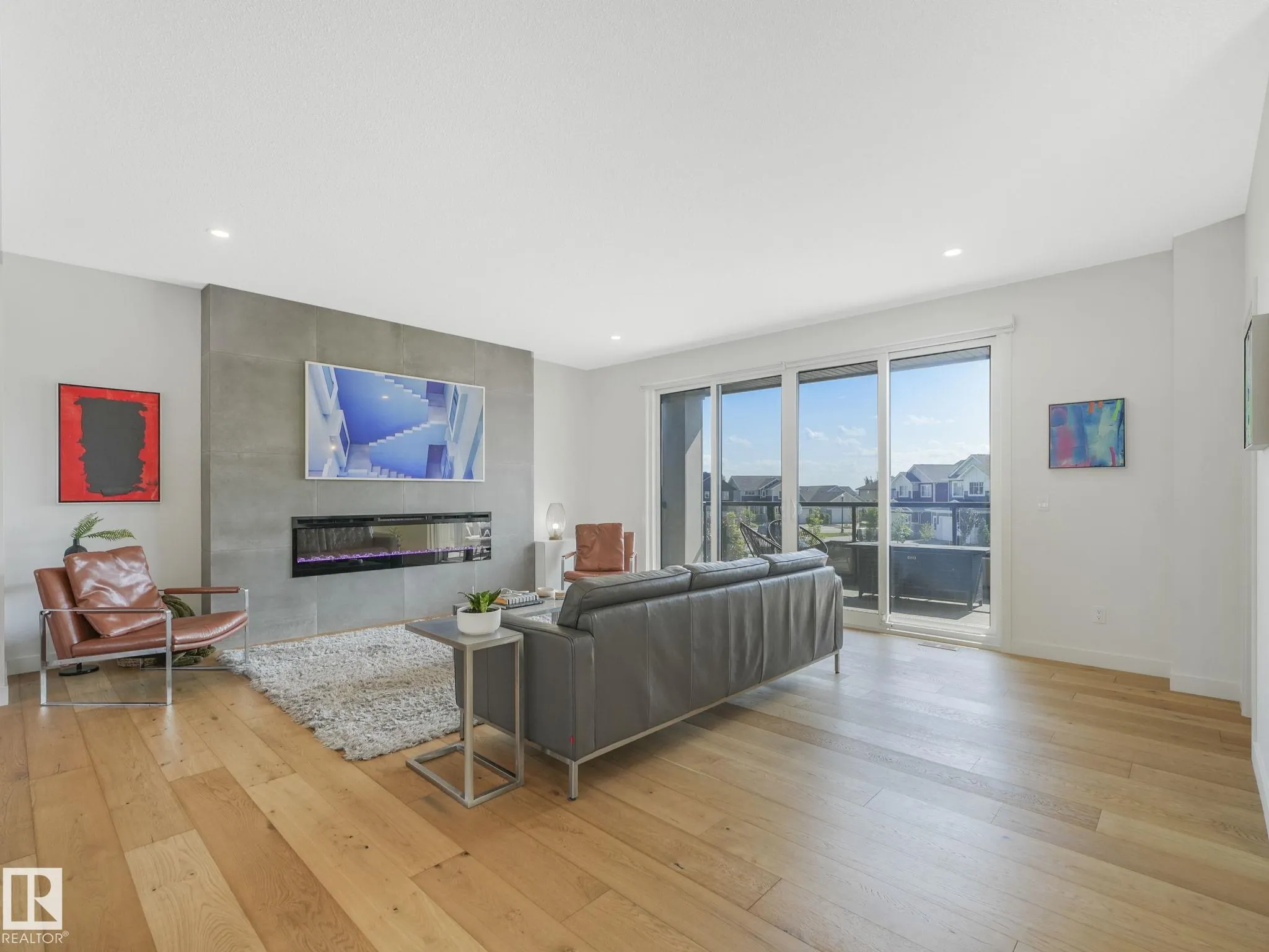 42 LADEROUTE Place