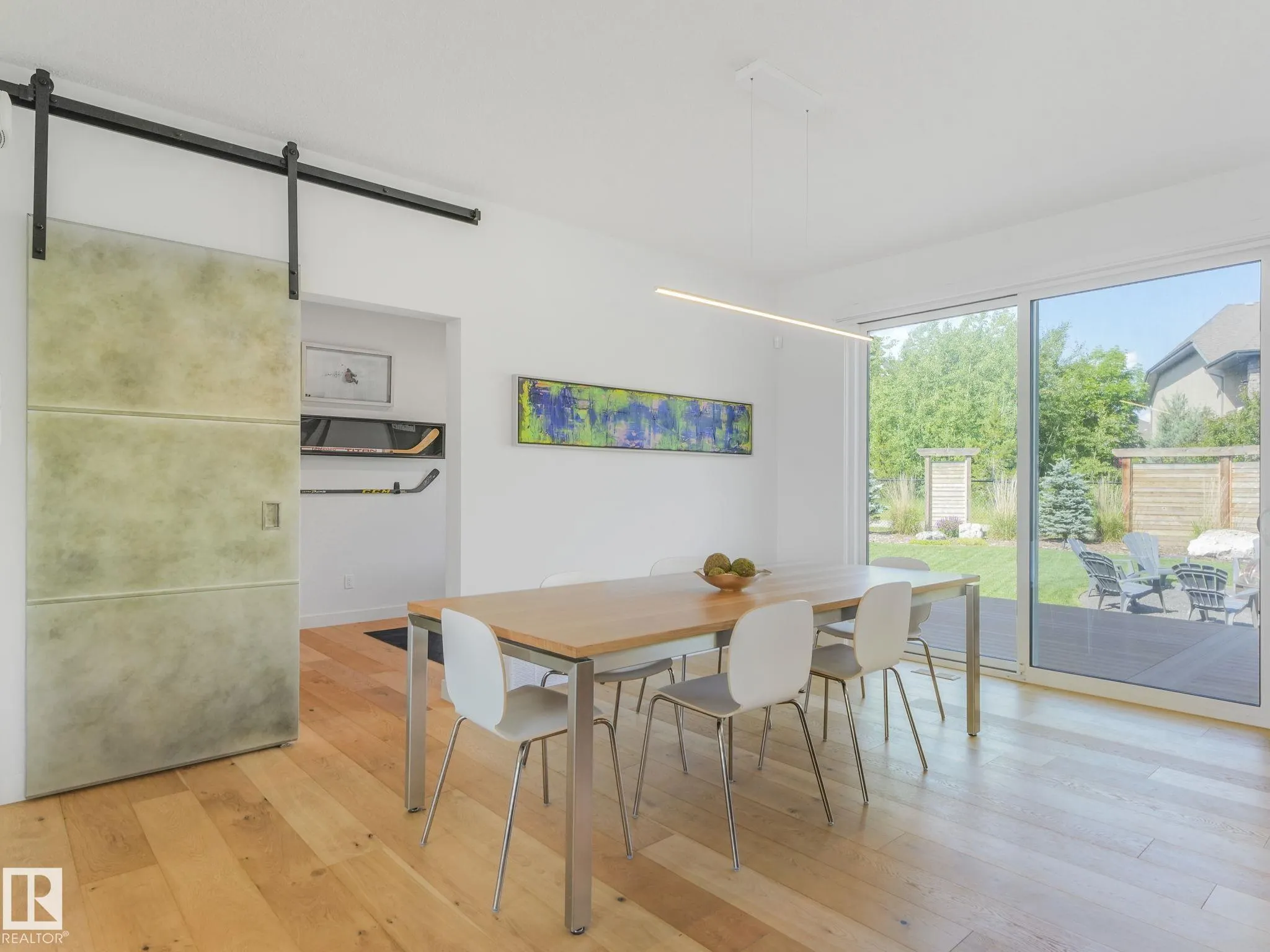 42 LADEROUTE Place