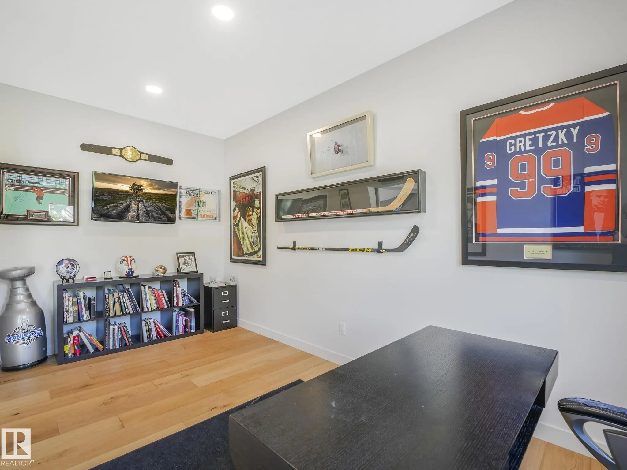 42 LADEROUTE Place