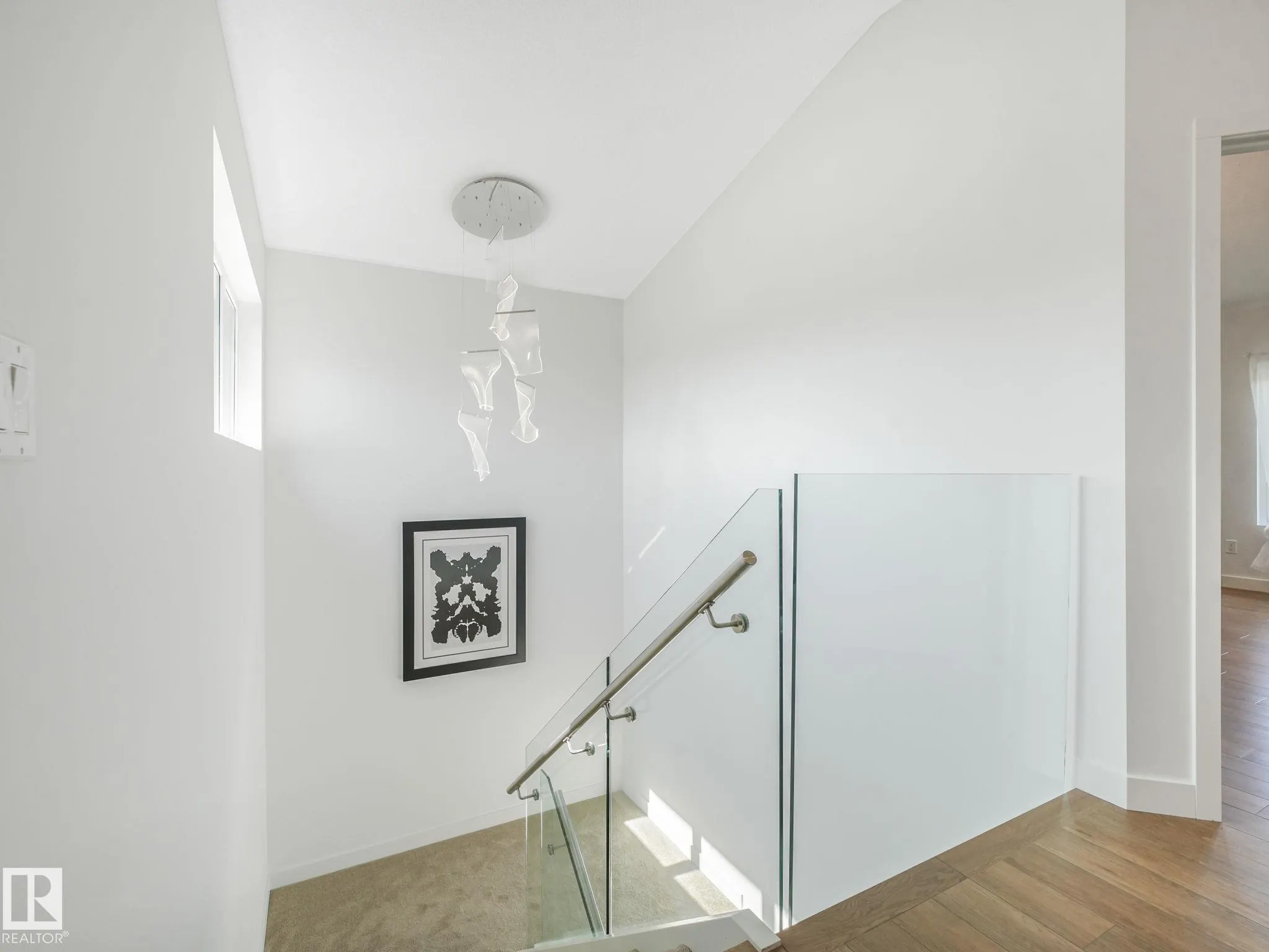 42 LADEROUTE Place