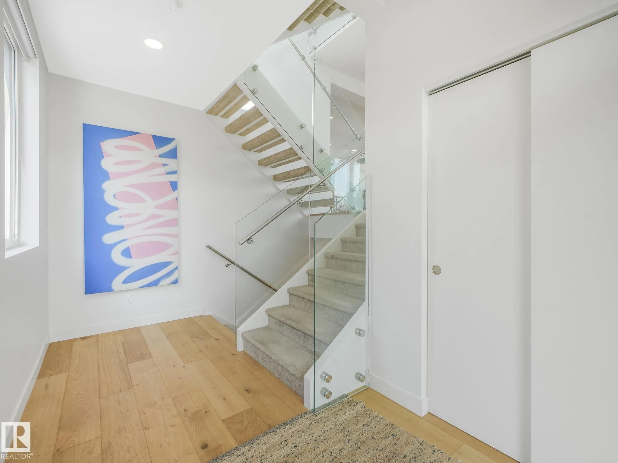 42 LADEROUTE Place