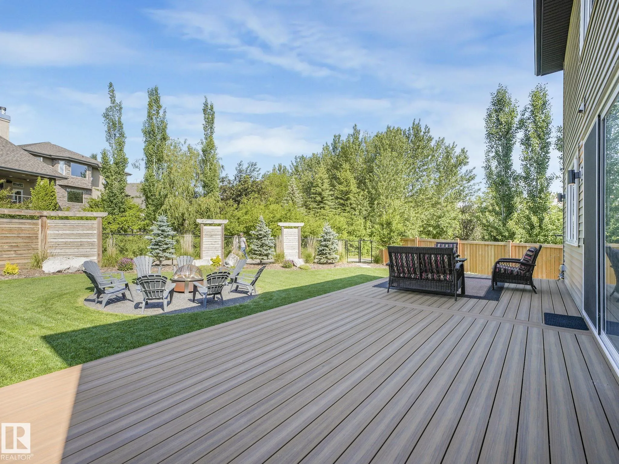 42 LADEROUTE Place