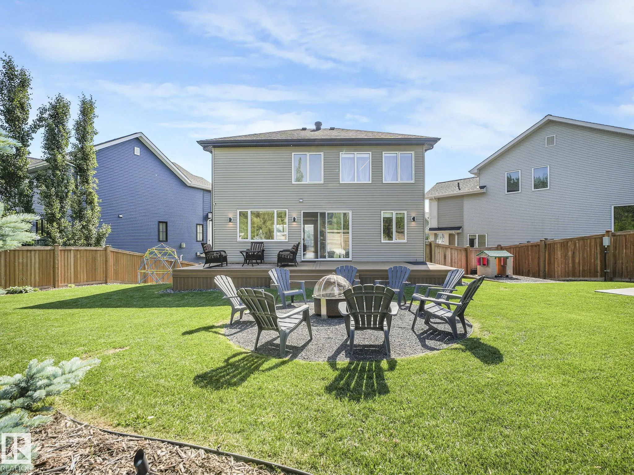 42 LADEROUTE Place