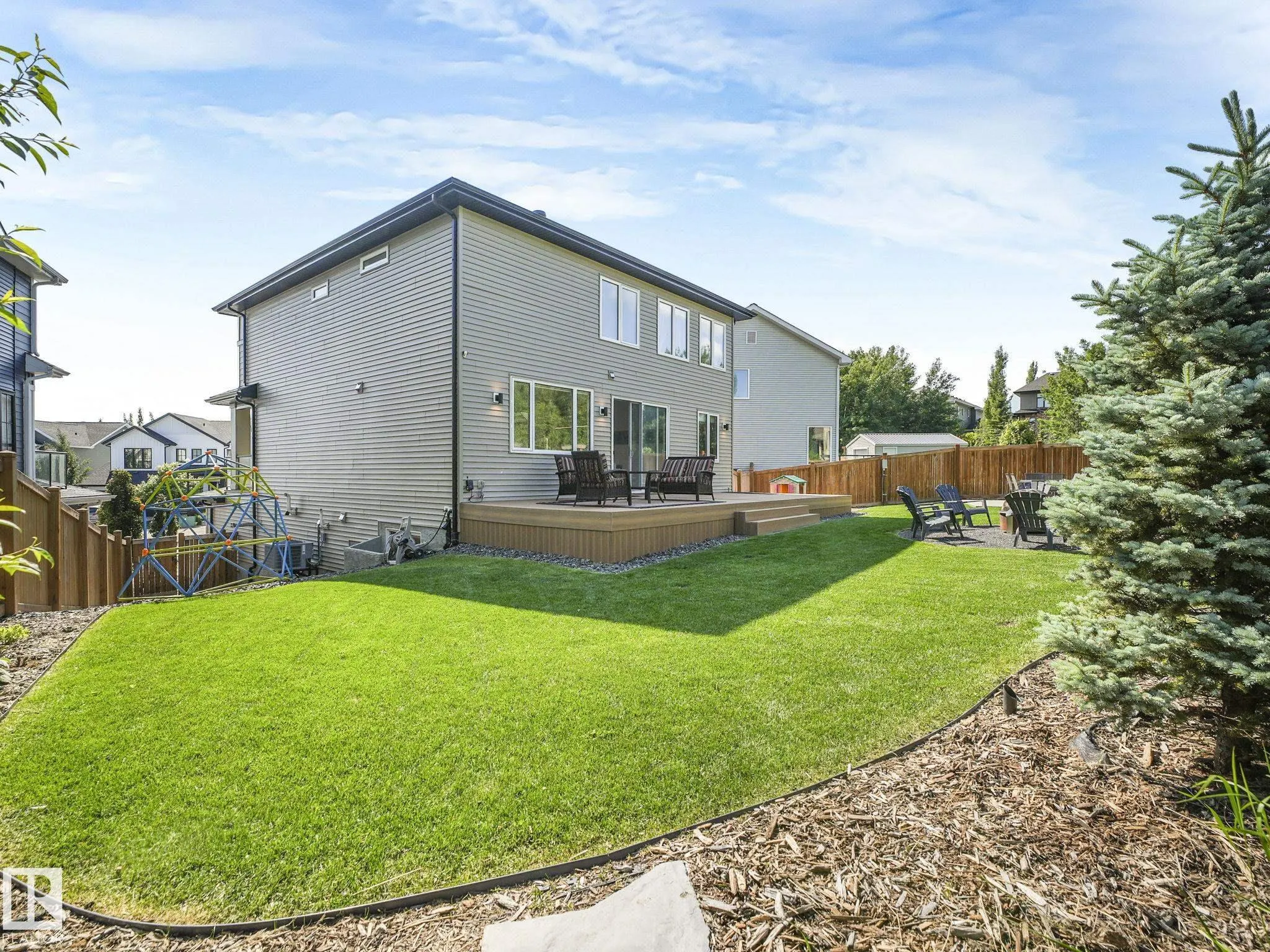 42 LADEROUTE Place