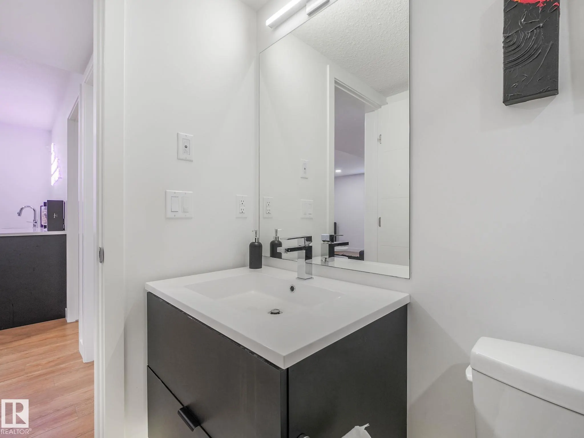 42 LADEROUTE Place