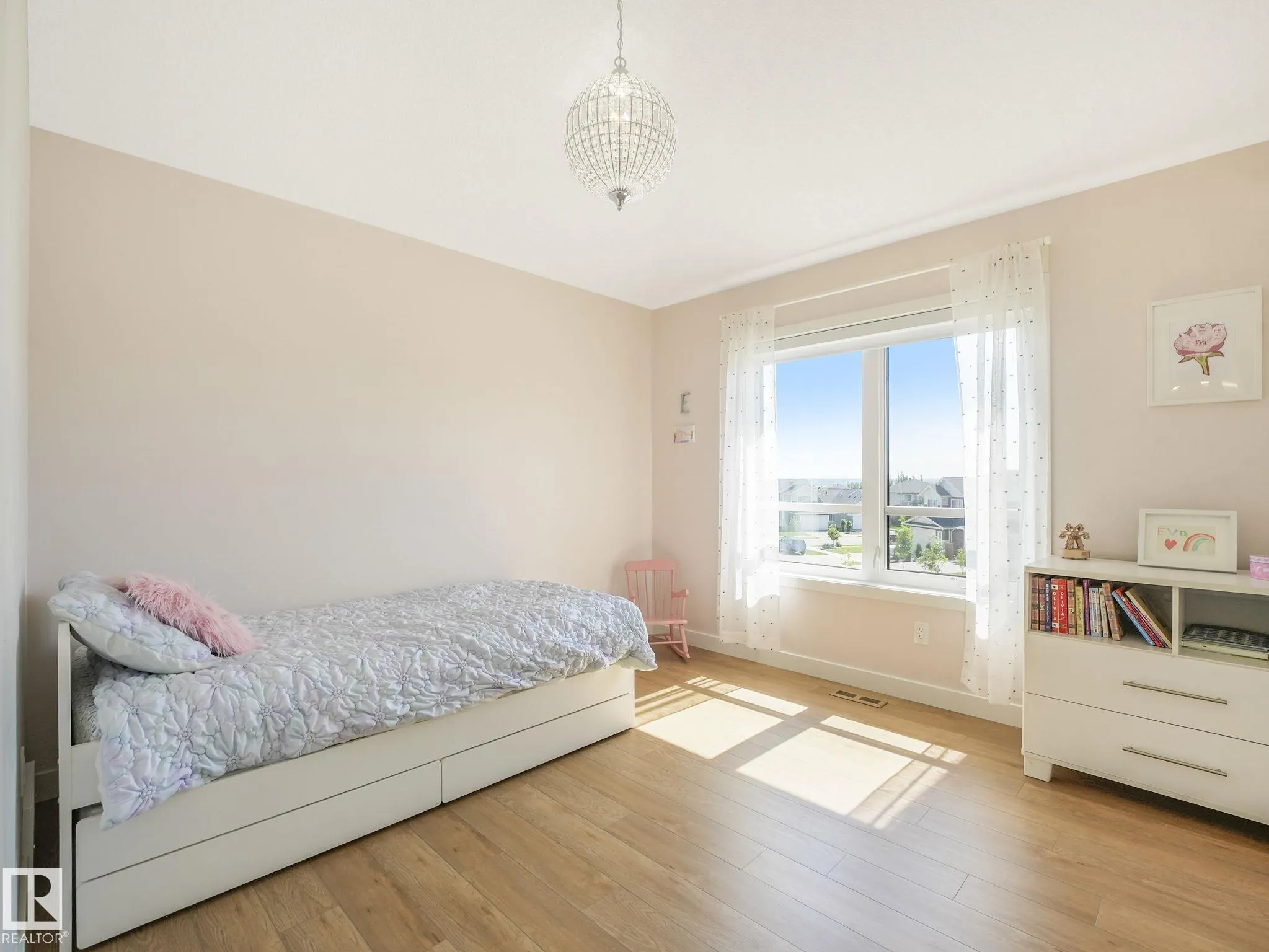 42 LADEROUTE Place