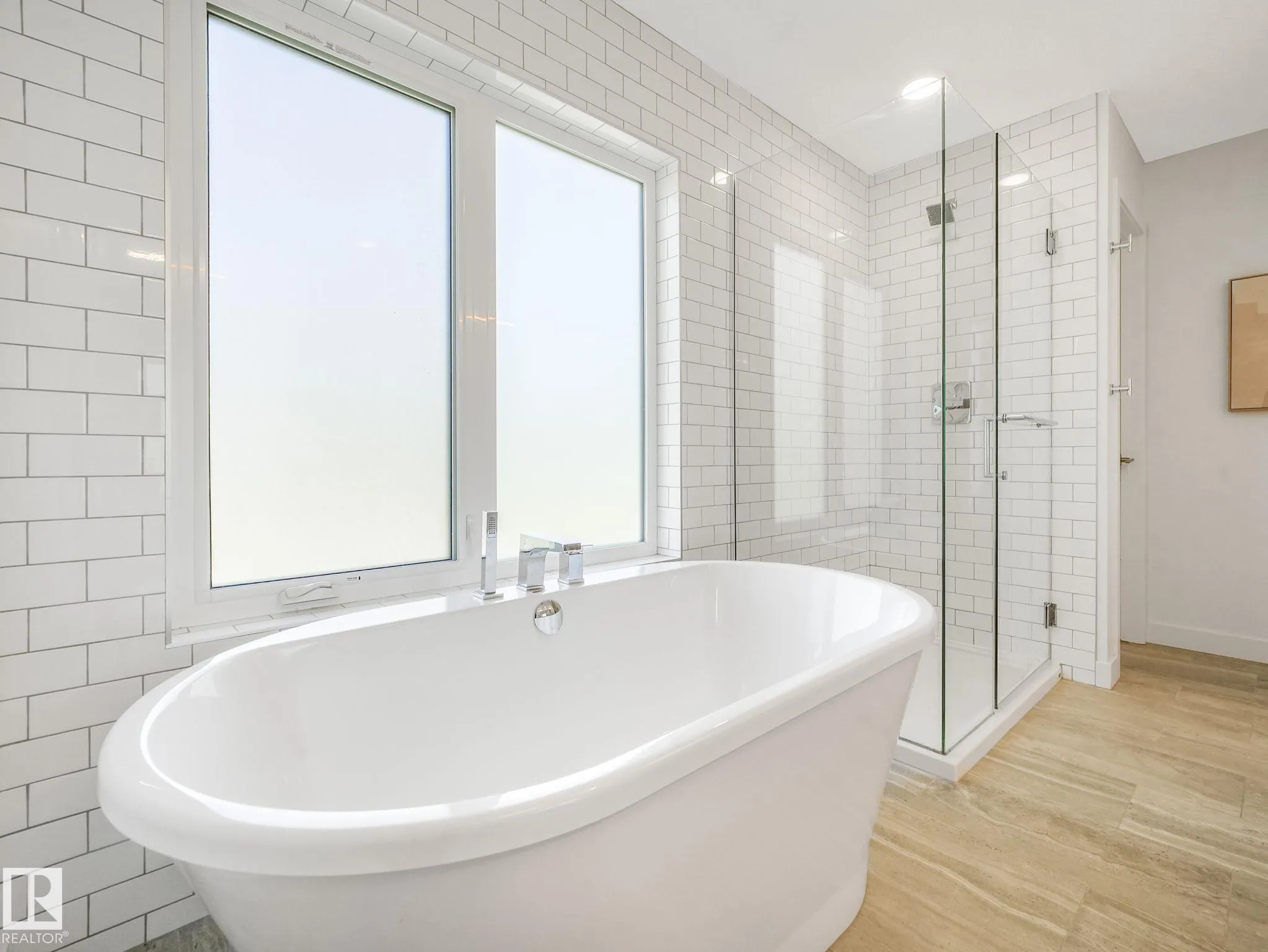 42 LADEROUTE Place