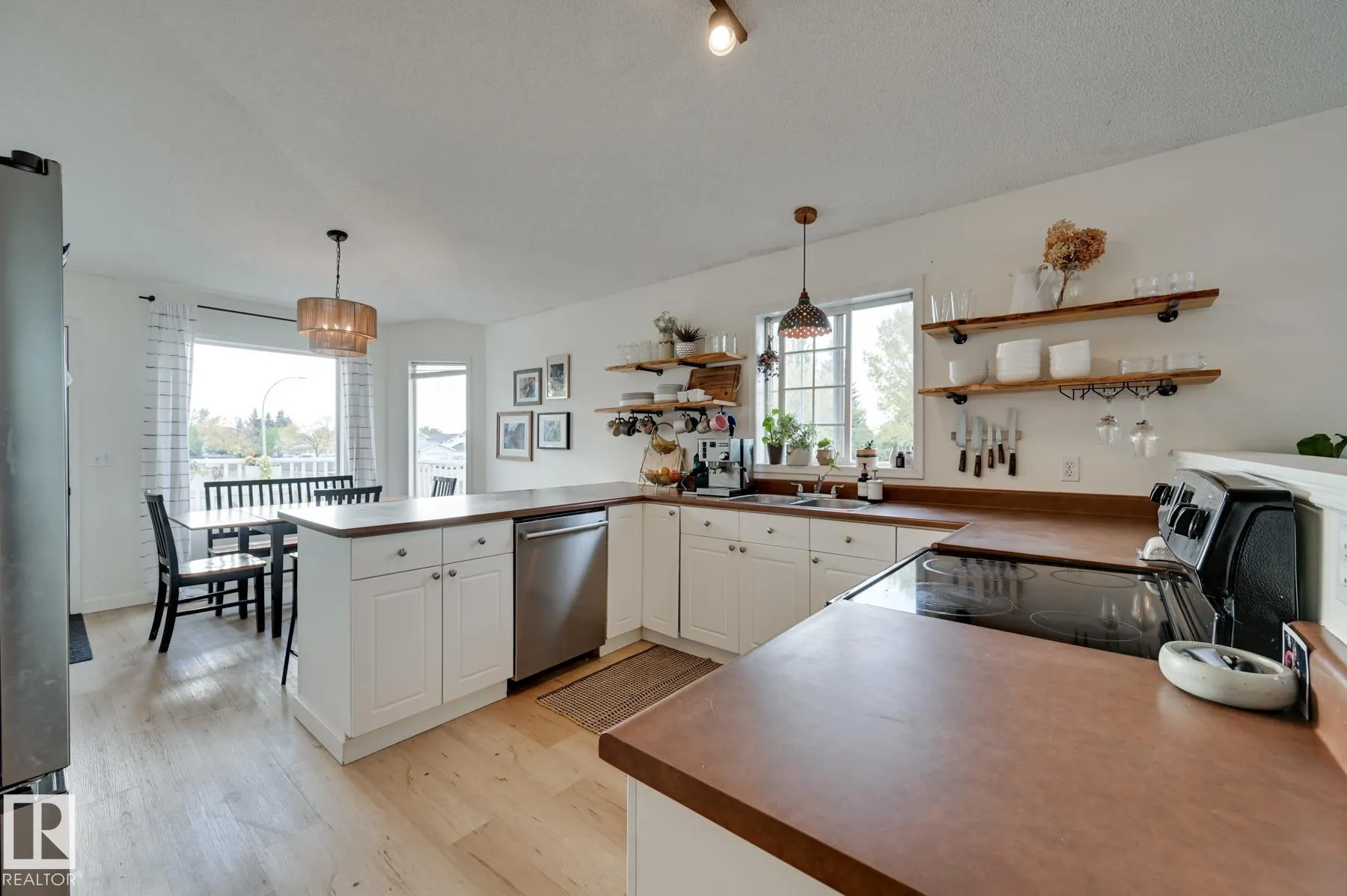 2 WESTWOOD Way