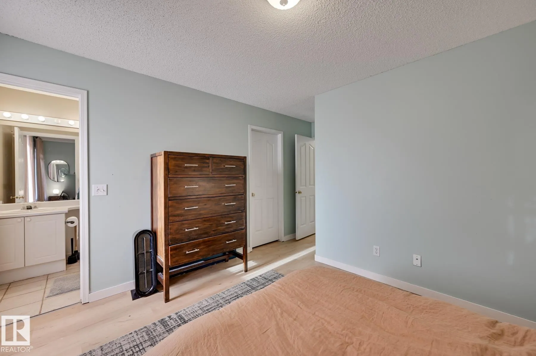2 WESTWOOD Way