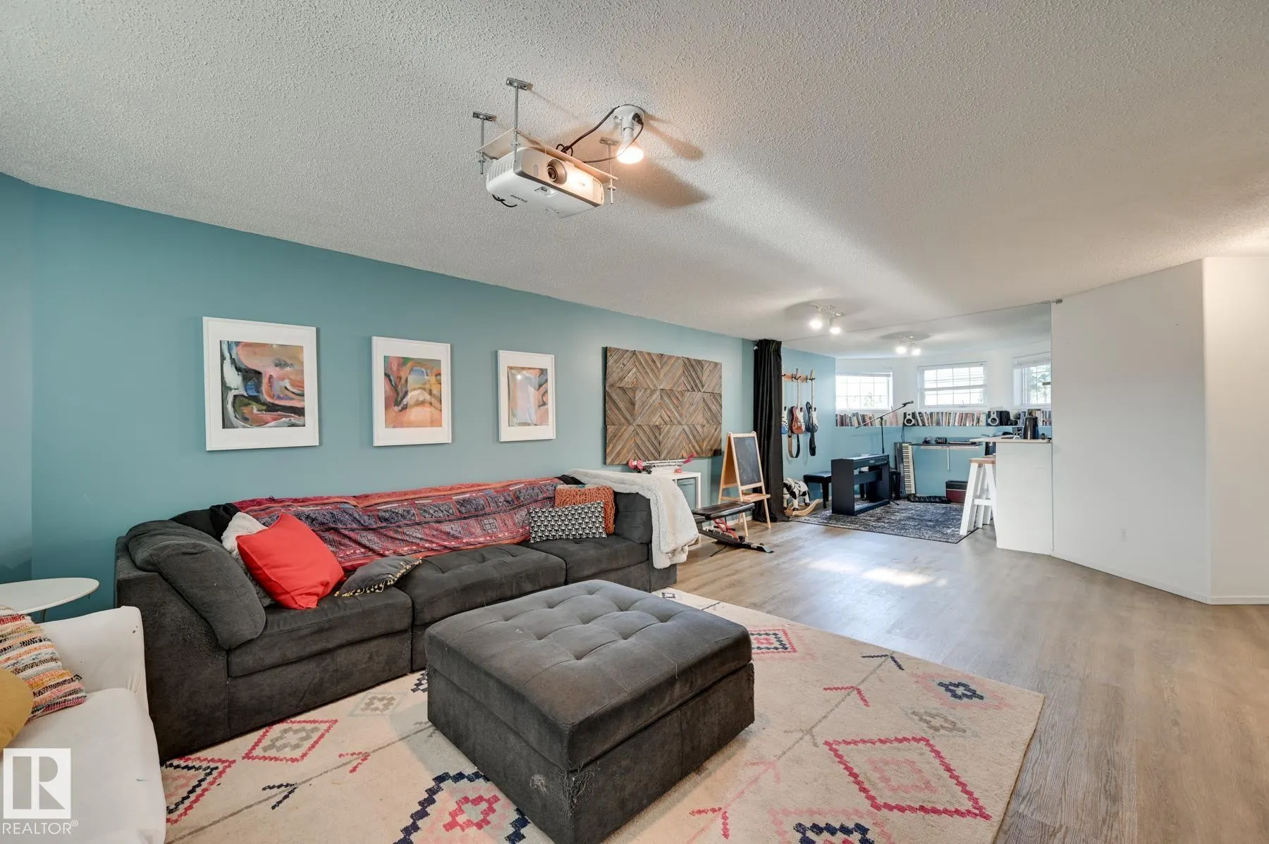 2 WESTWOOD Way