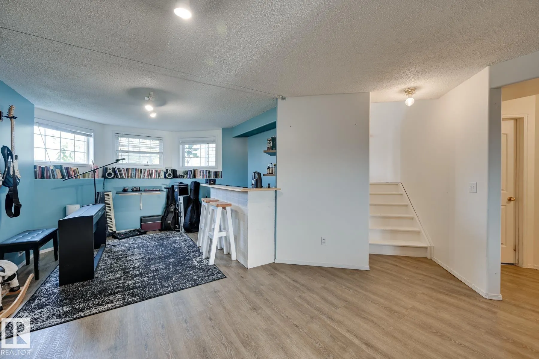 2 WESTWOOD Way