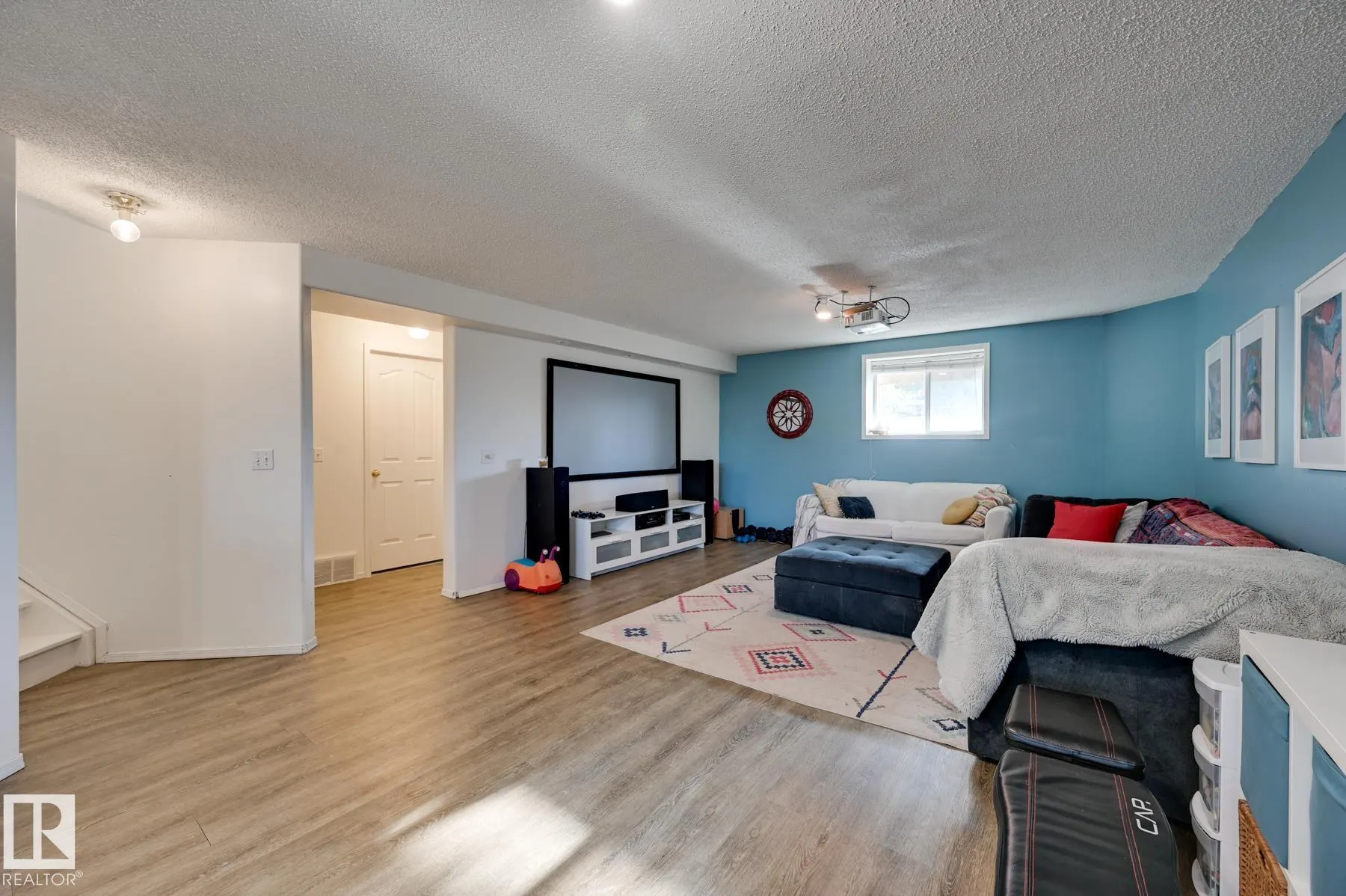 2 WESTWOOD Way