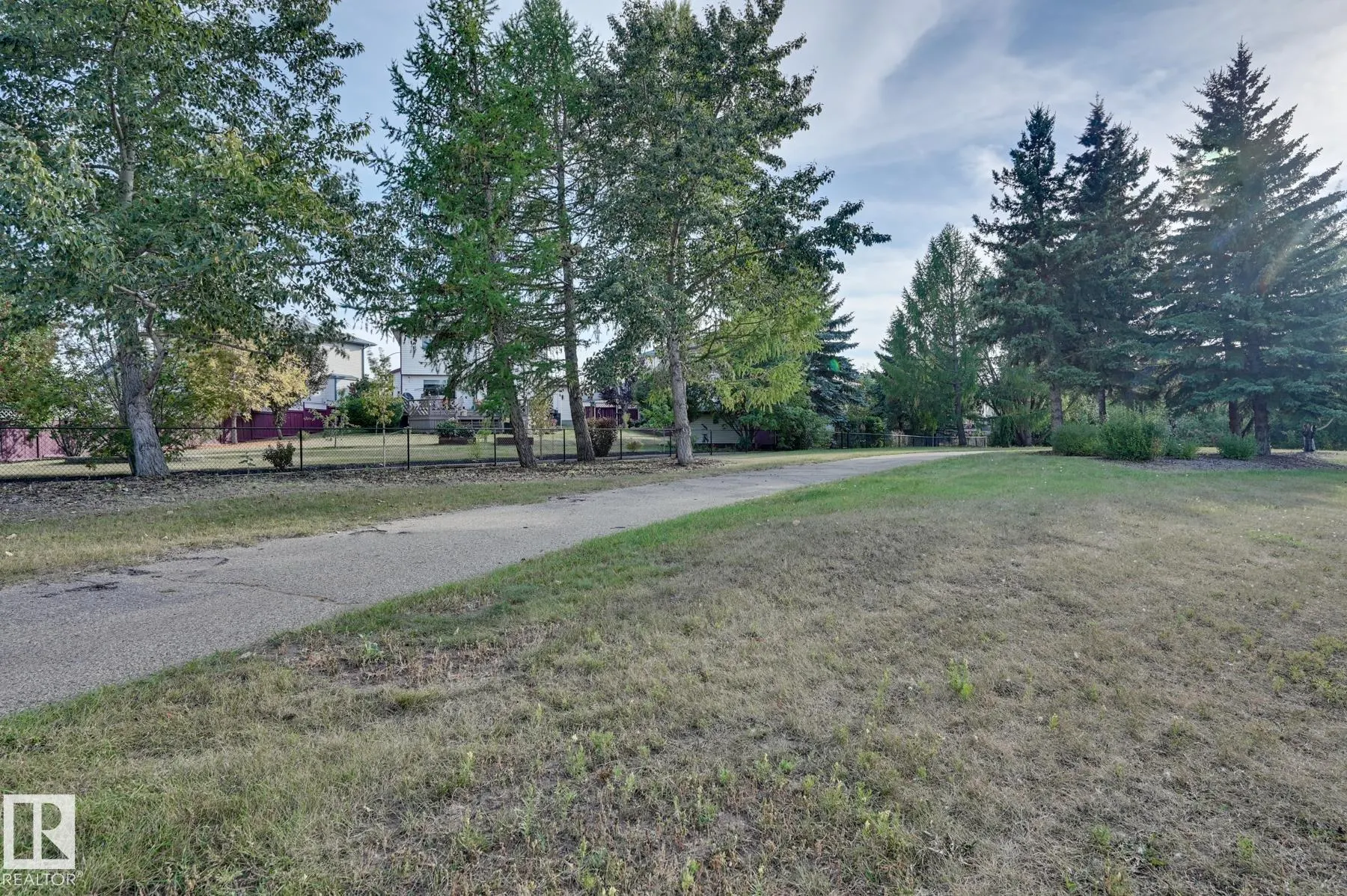 2 WESTWOOD Way