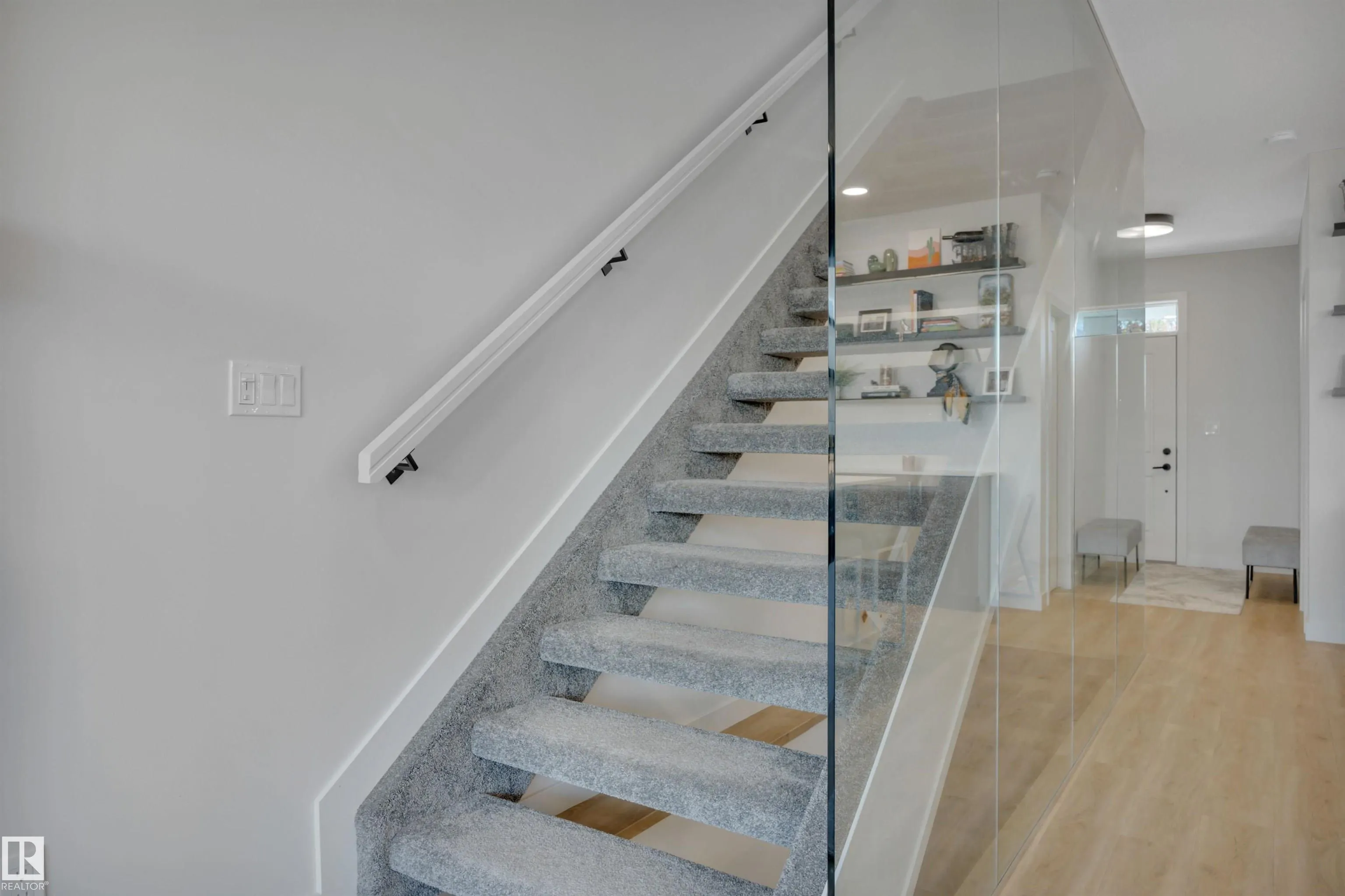 6458 ELSTON Loop