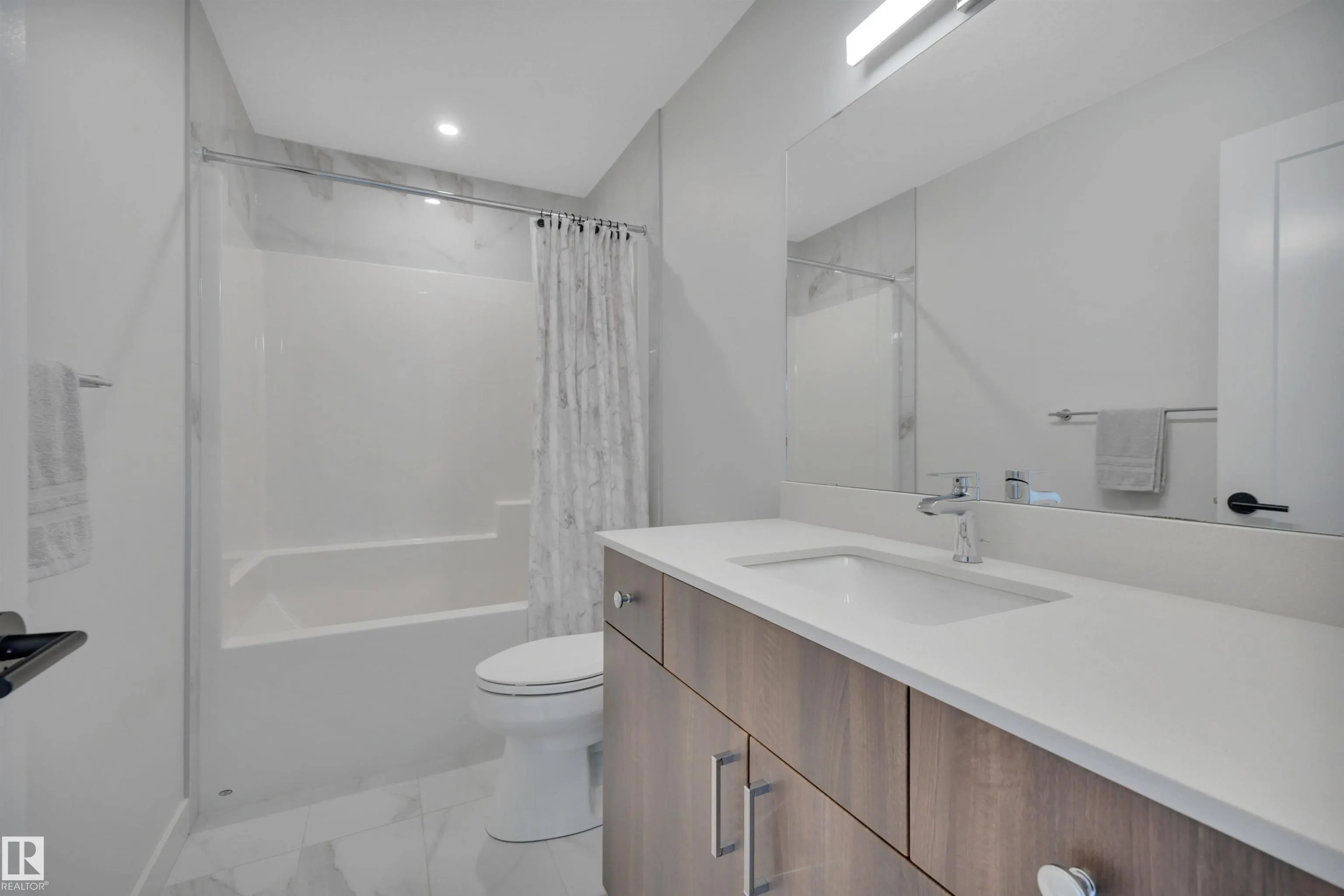 6458 ELSTON Loop