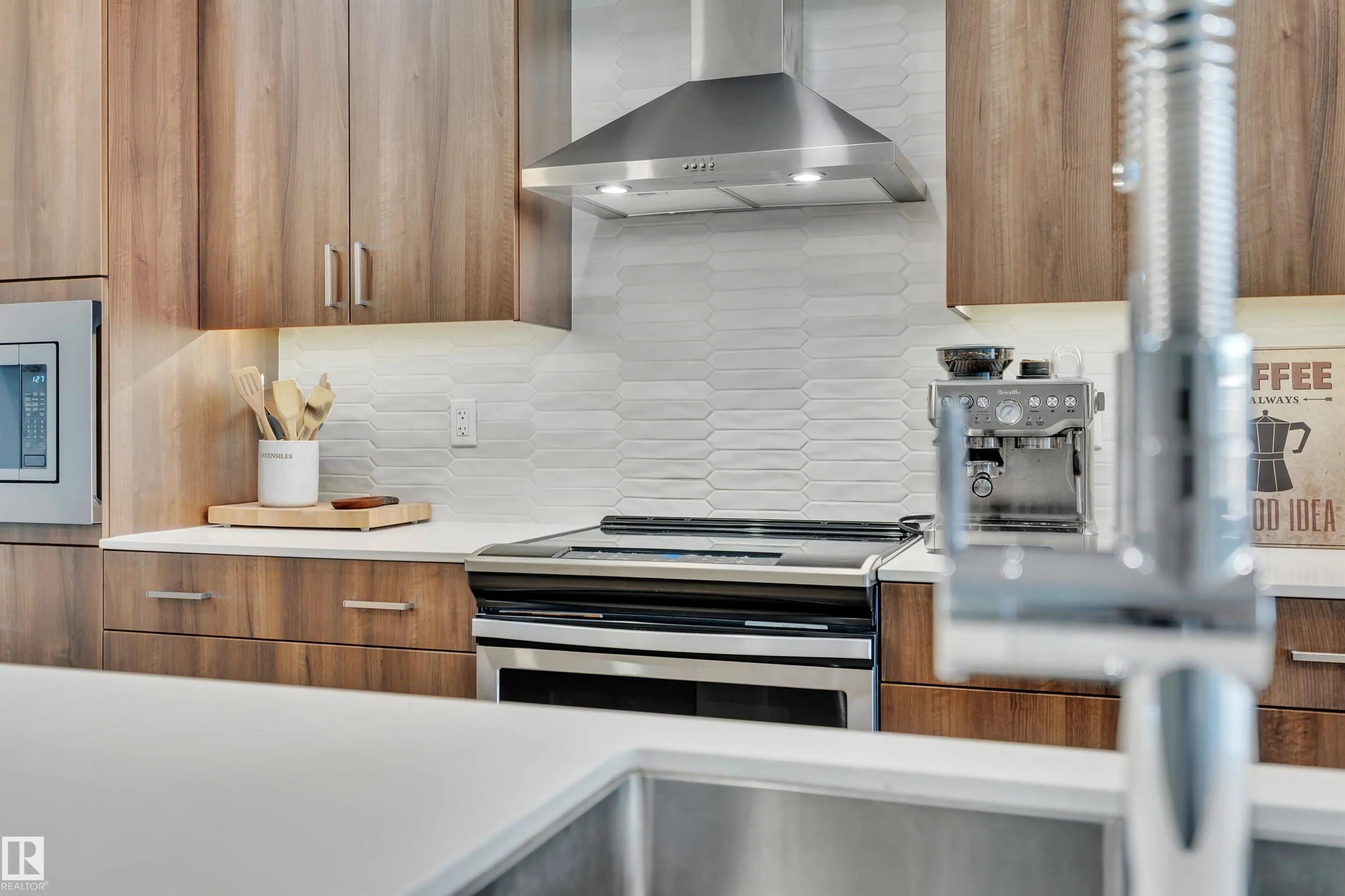 6458 ELSTON Loop