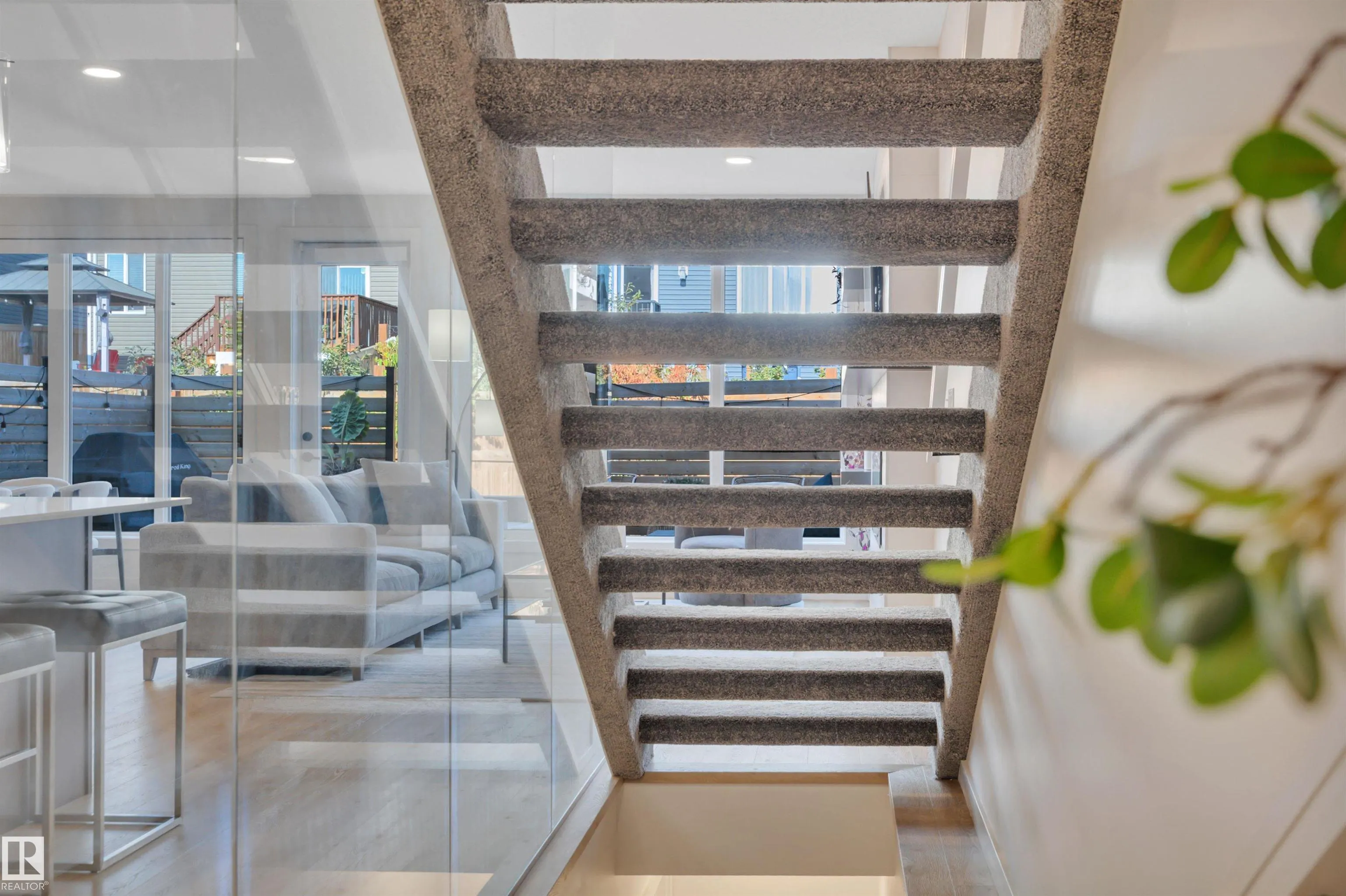 6458 ELSTON Loop