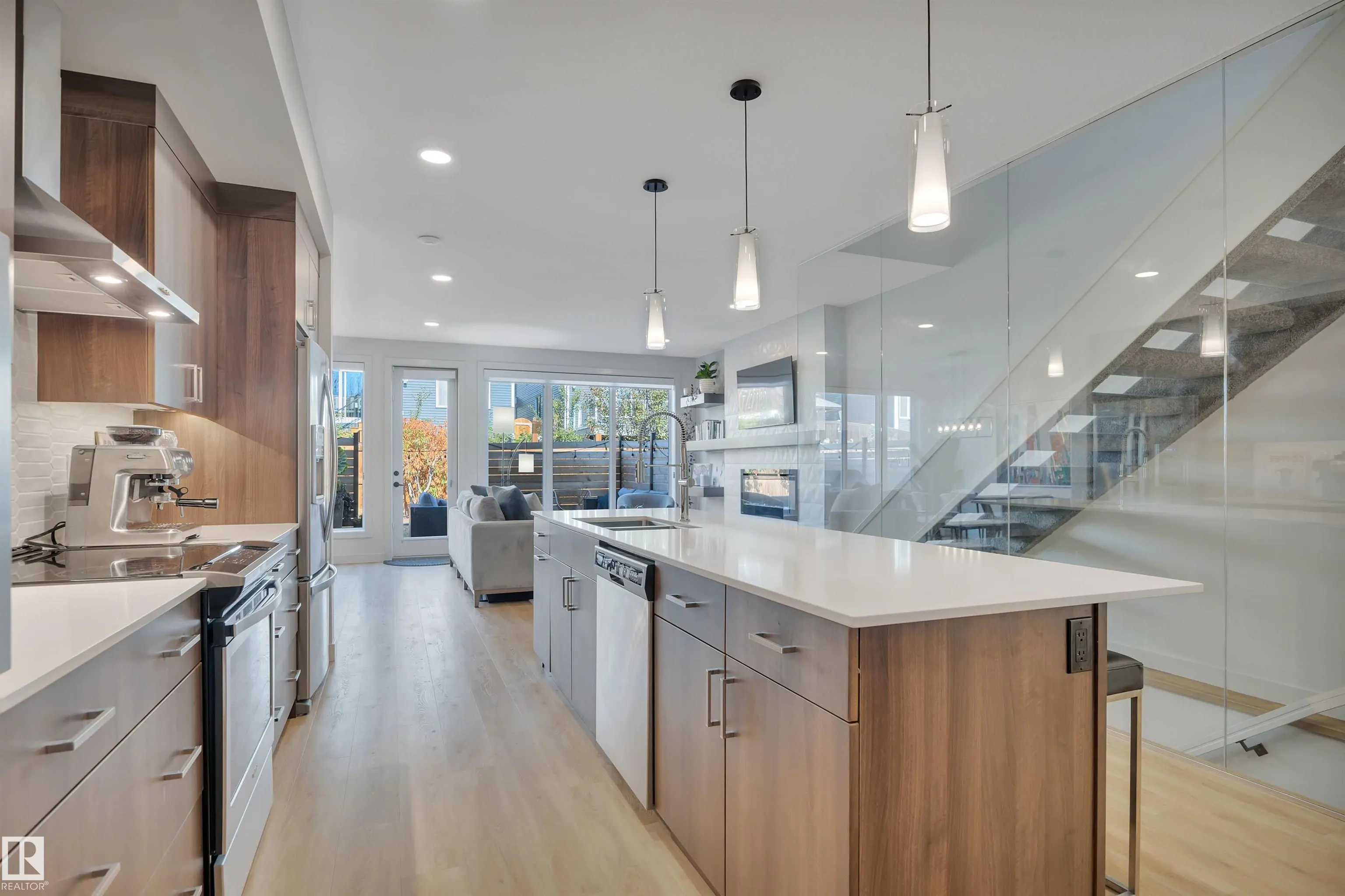 6458 ELSTON Loop