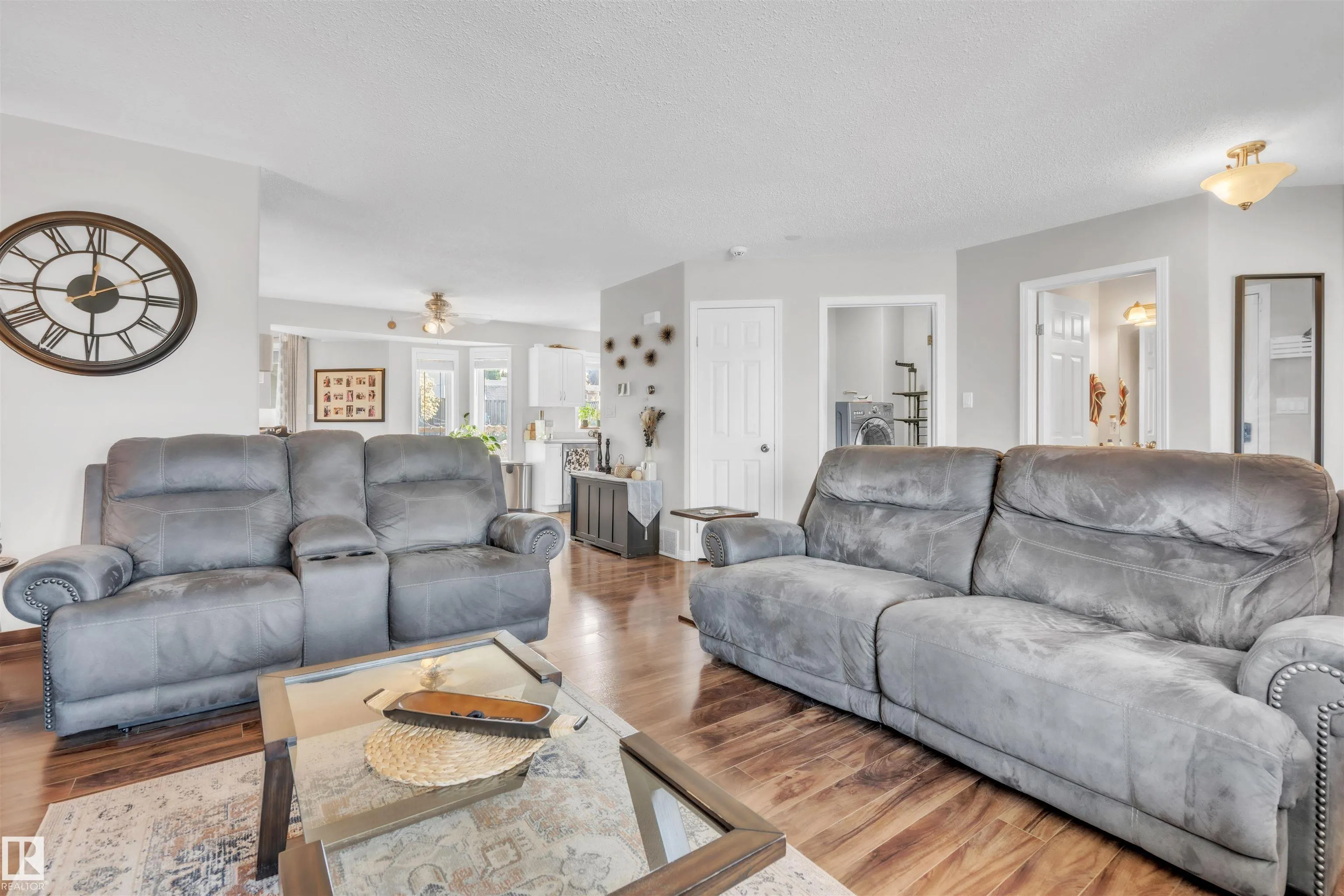 906A 9  STREET