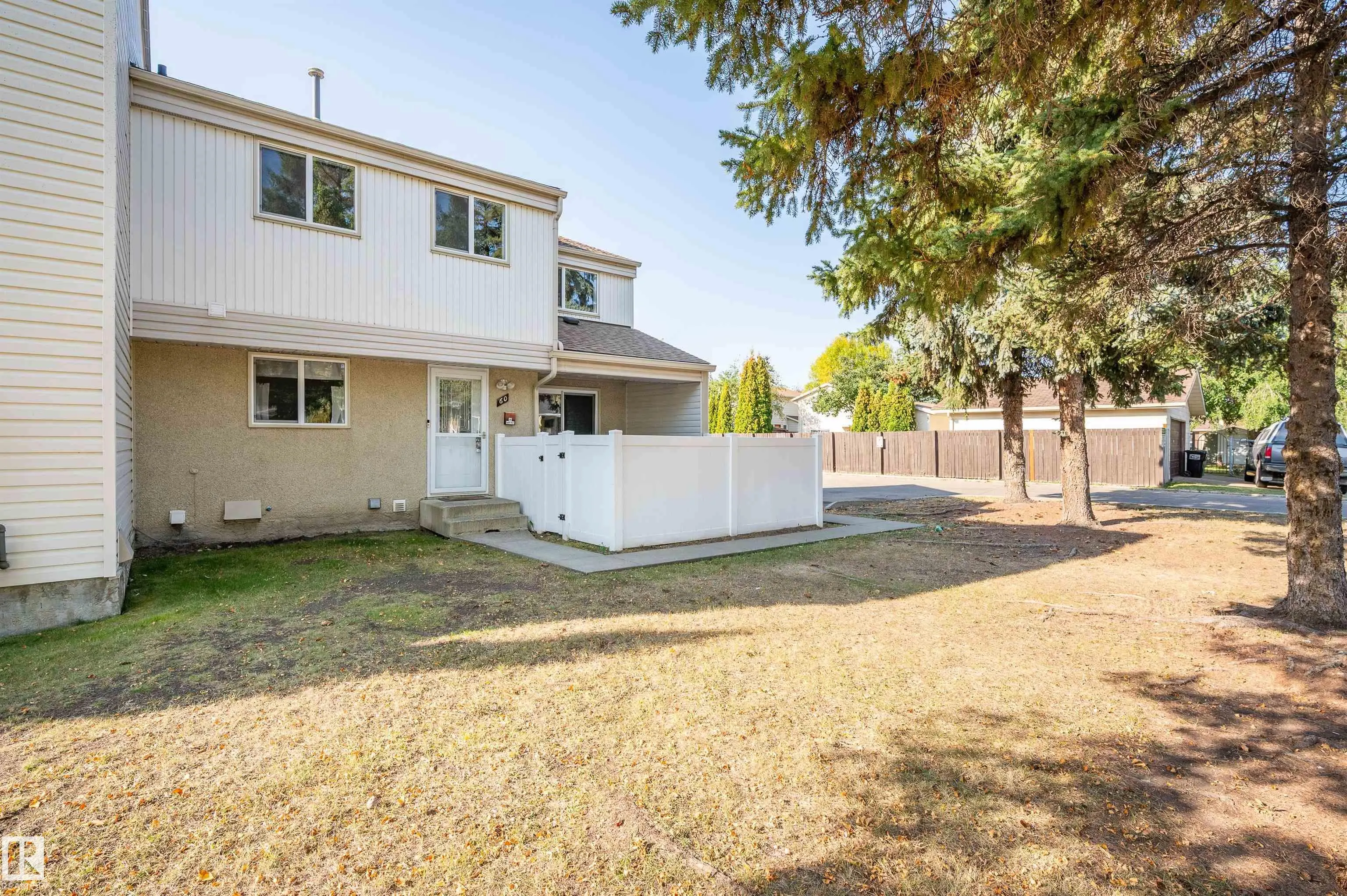 60 WOODVALE Village