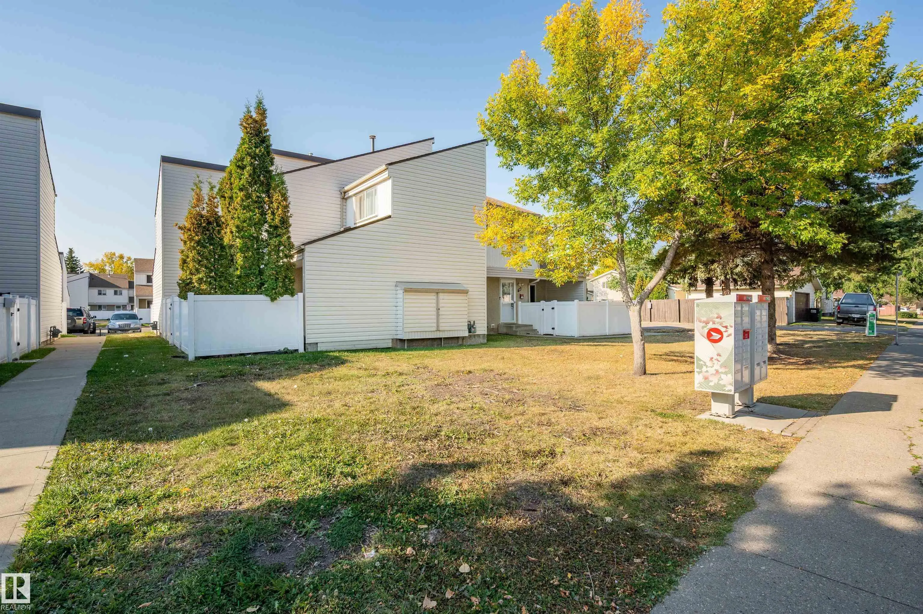 60 WOODVALE Village