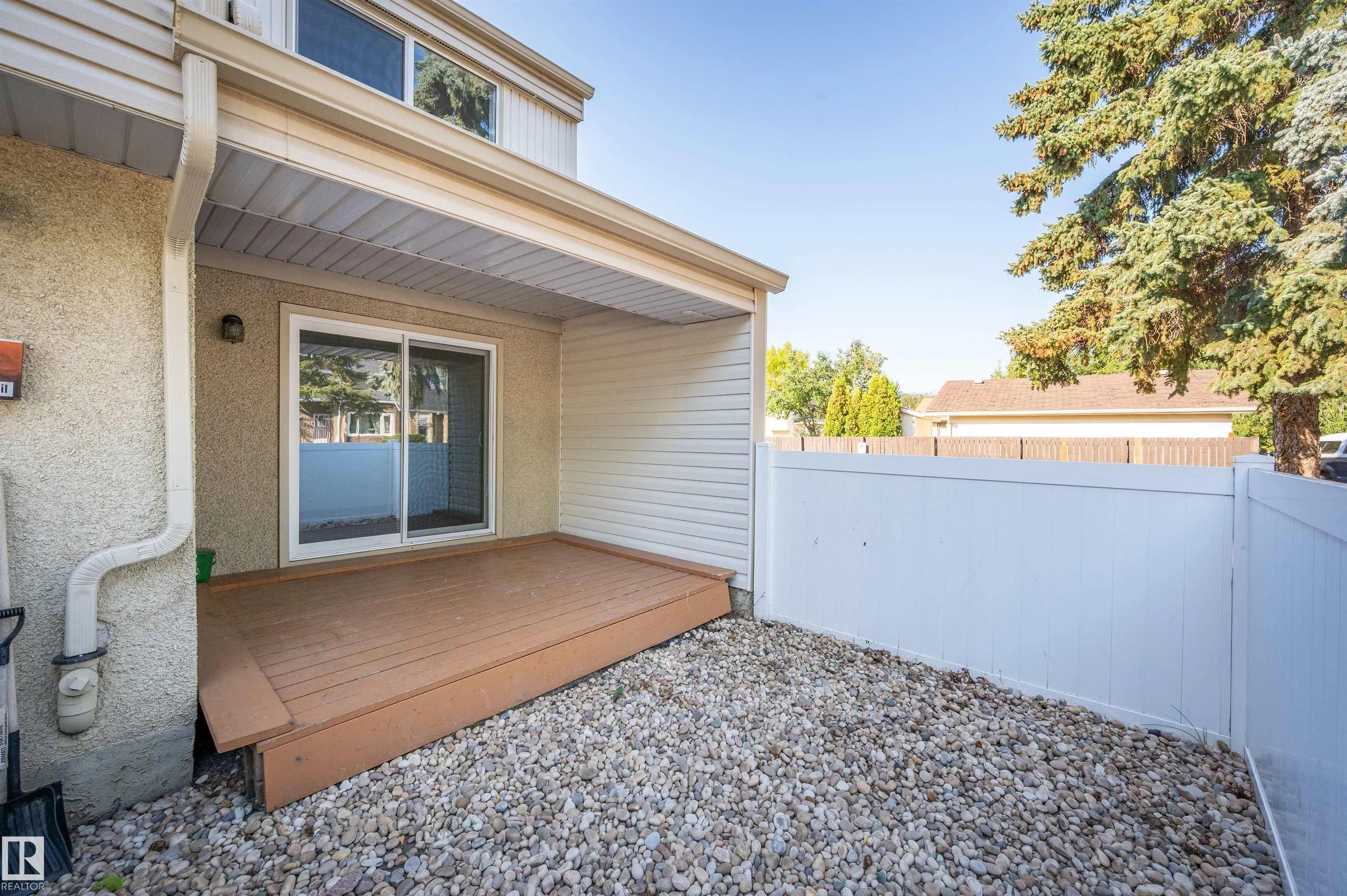 60 WOODVALE Village