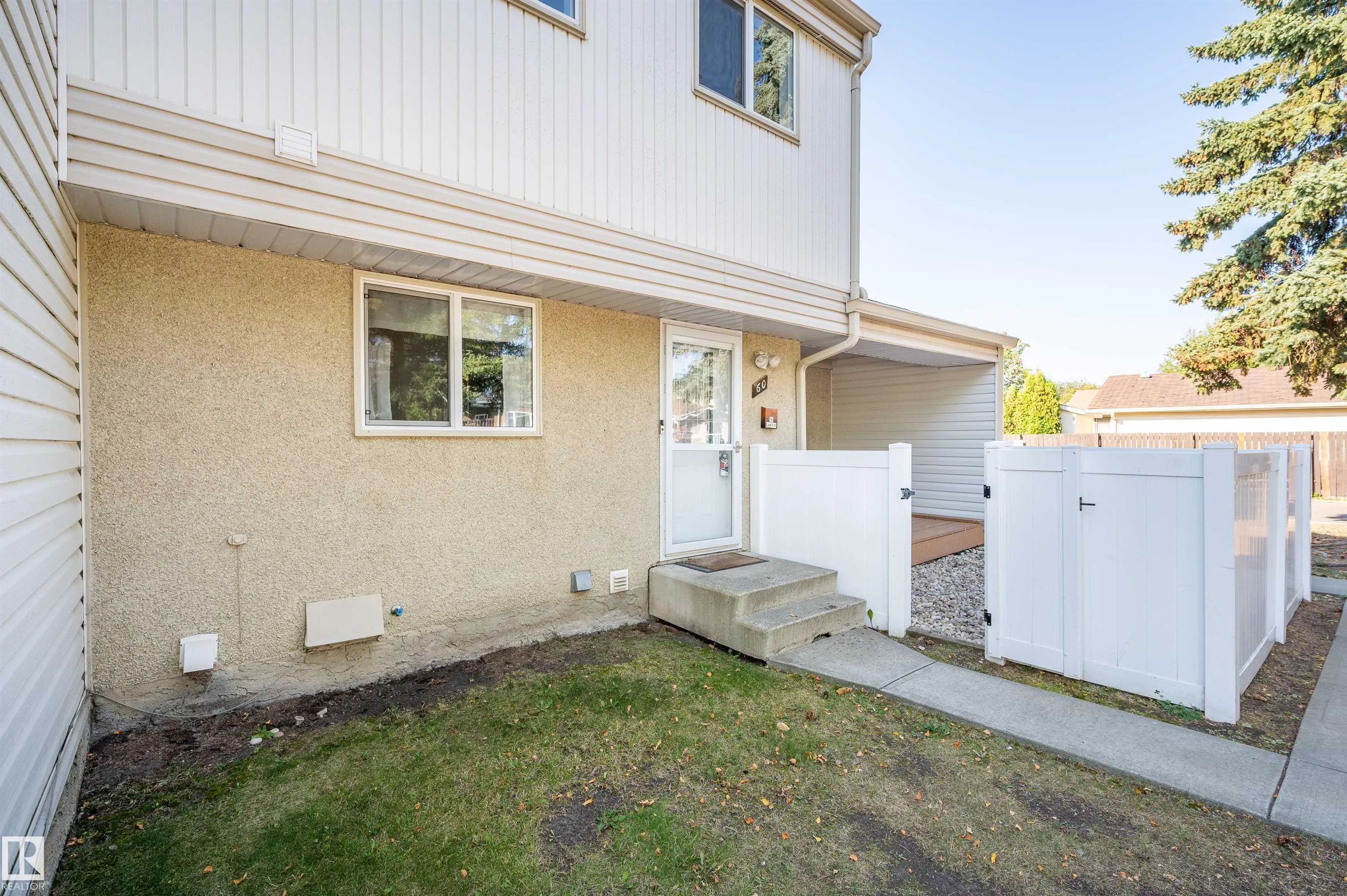 60 WOODVALE Village